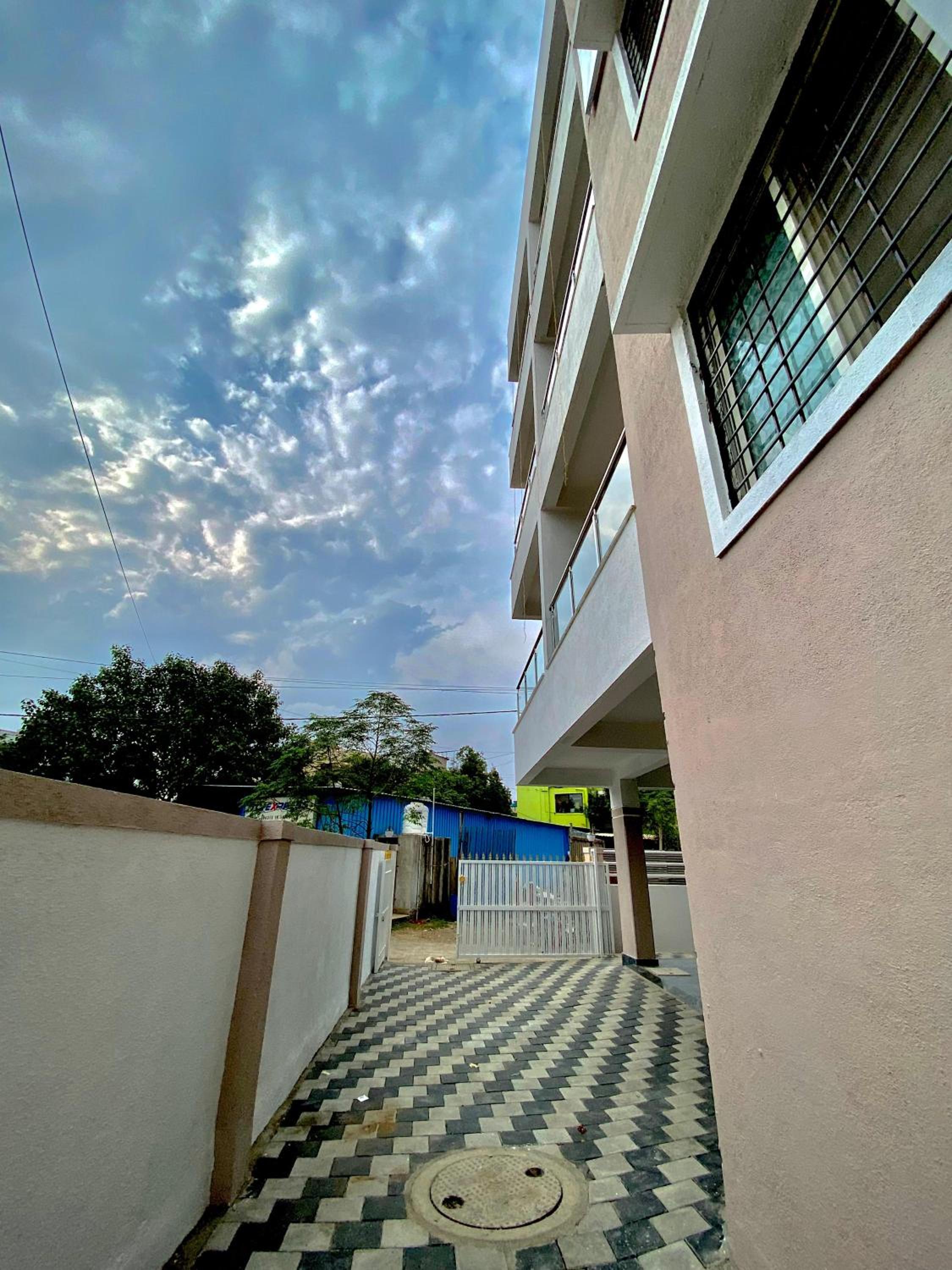 The Peacewood's Homes - Pune's Comfort - Hostel & PG