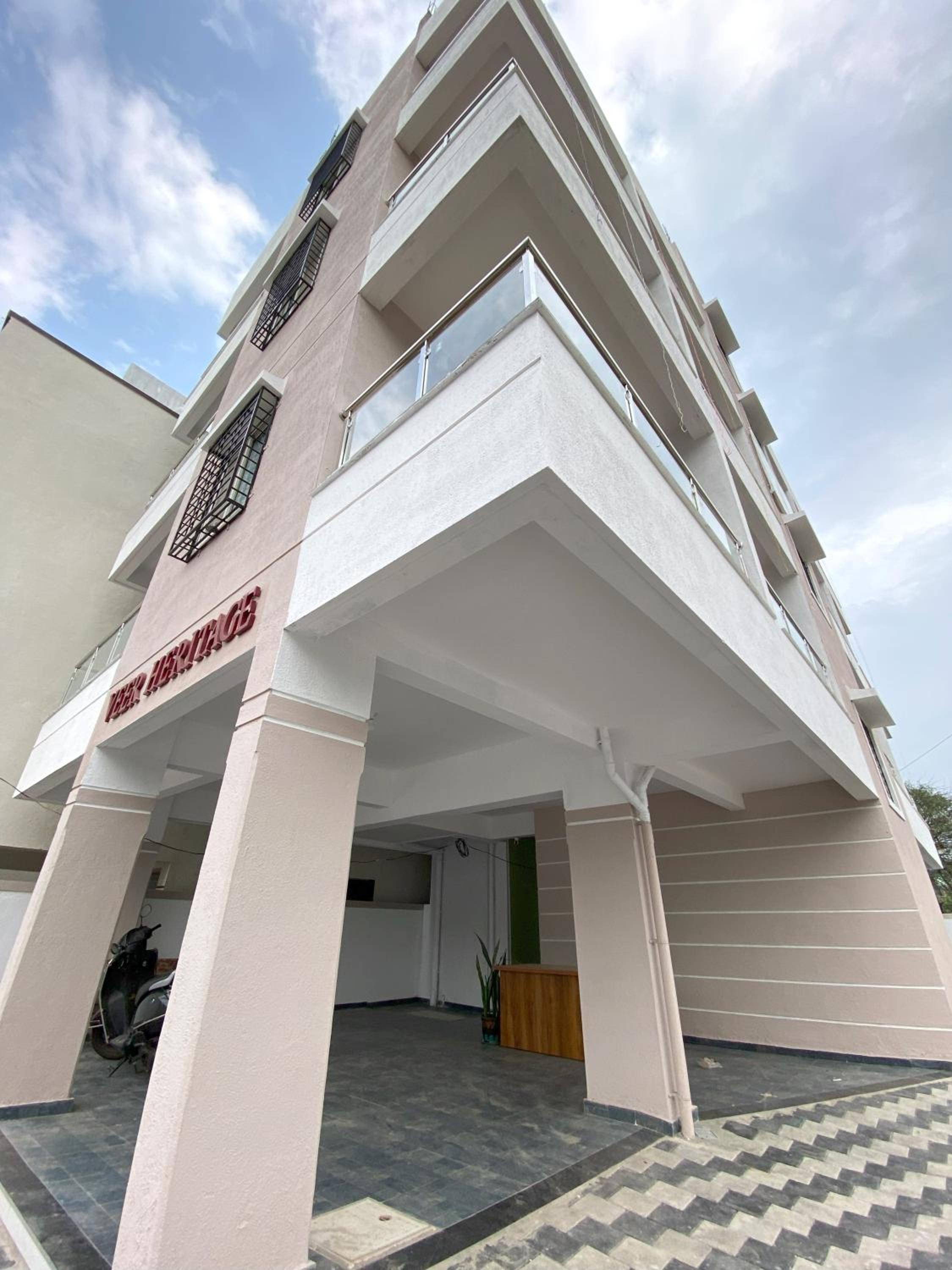 The Peacewood's Homes - Pune's Comfort - Hostel & PG
