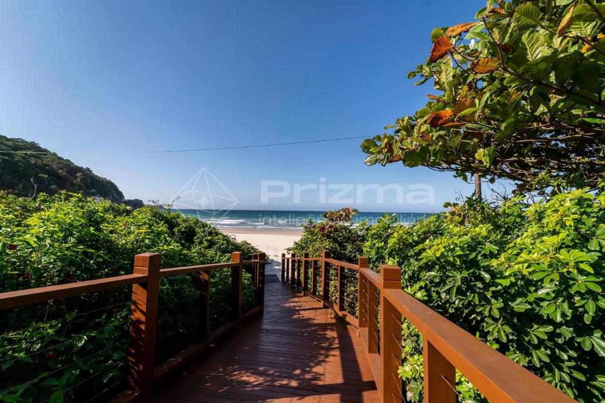 Varandas 01 B - Confortável Apartamento em Condomínio de luxo a beira mar com Piscina climatizada e Academia