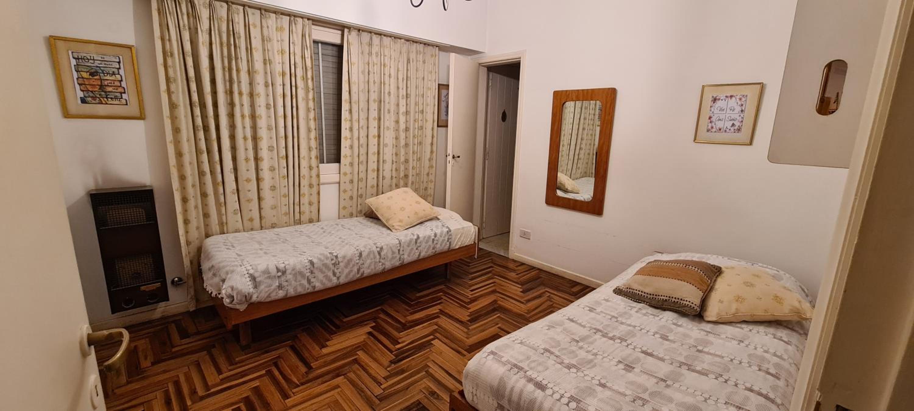 Casa 5 personas. Calle principal Cañuelas