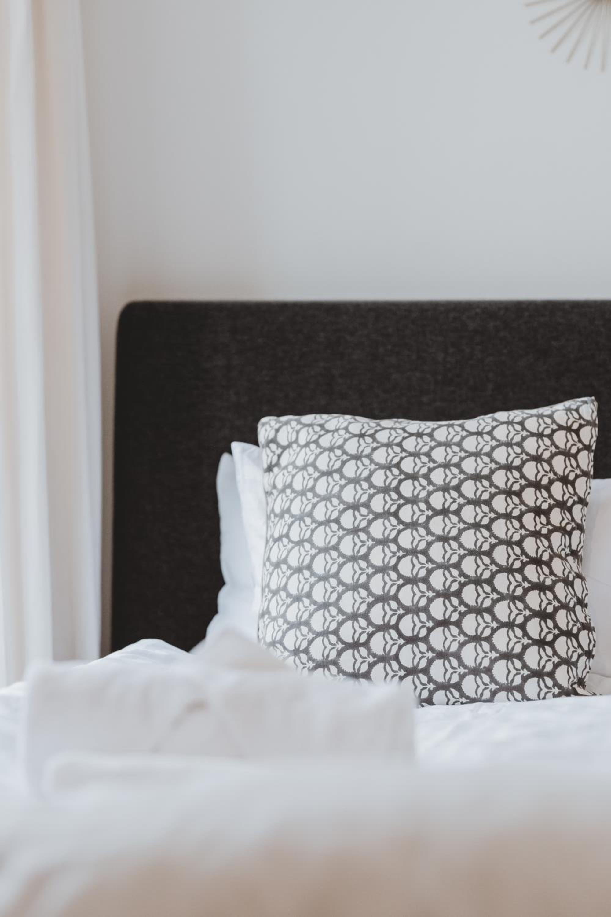 Bright City Center Flat, Sleeps 6