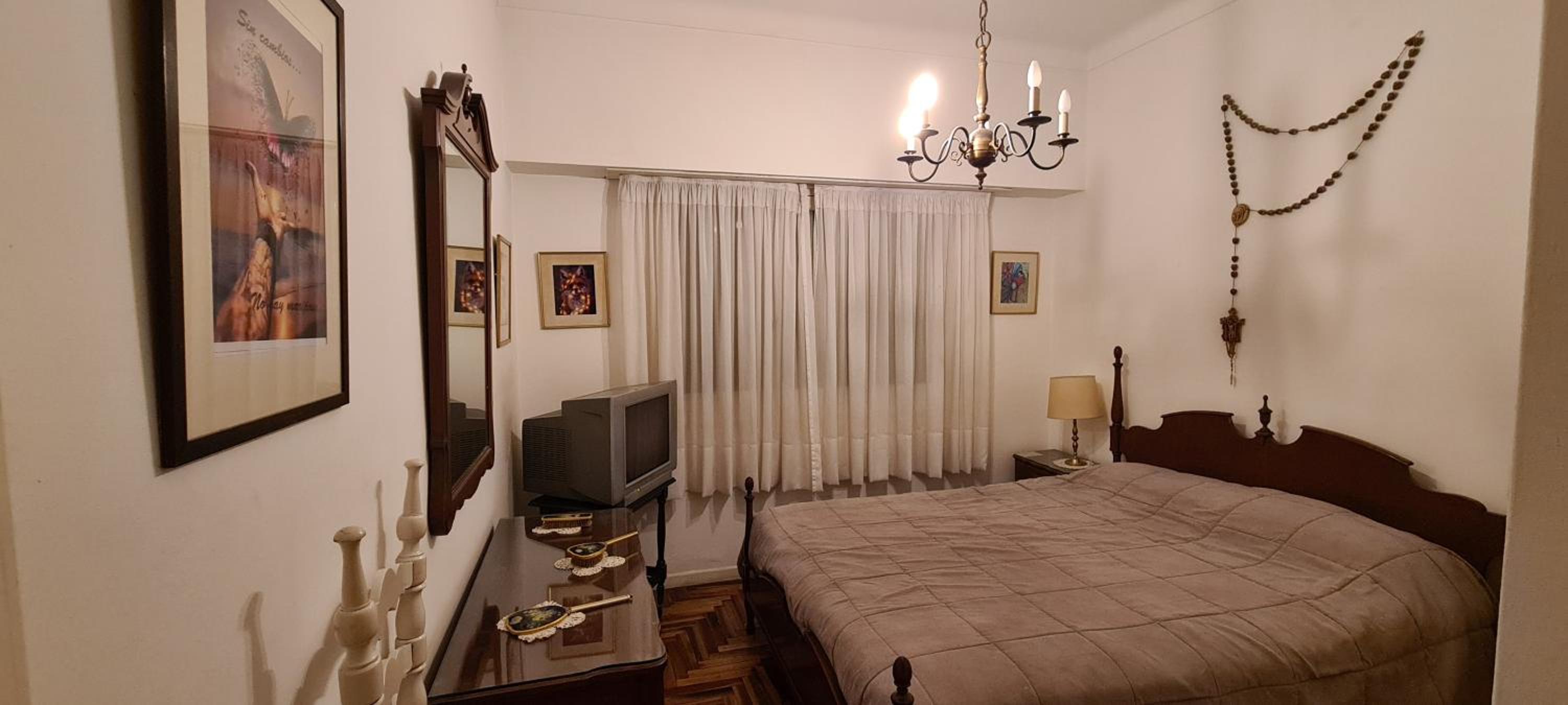 Casa 5 personas. Calle principal Cañuelas