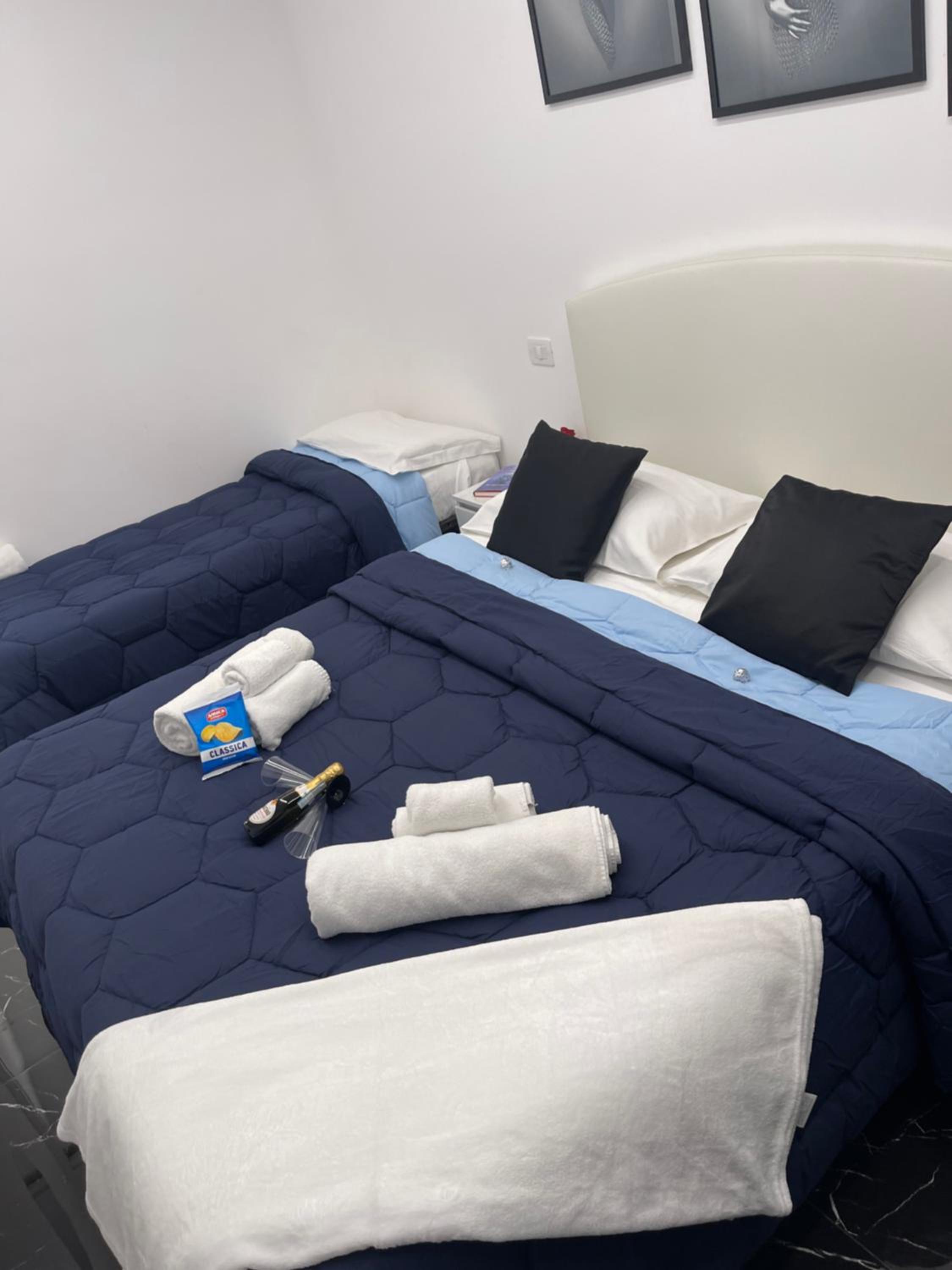 Lux House Naples Airport