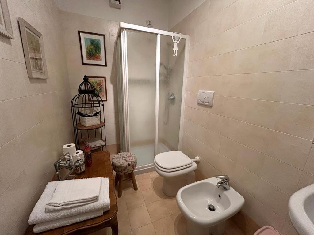 ART ROOM en Verona — bathroom