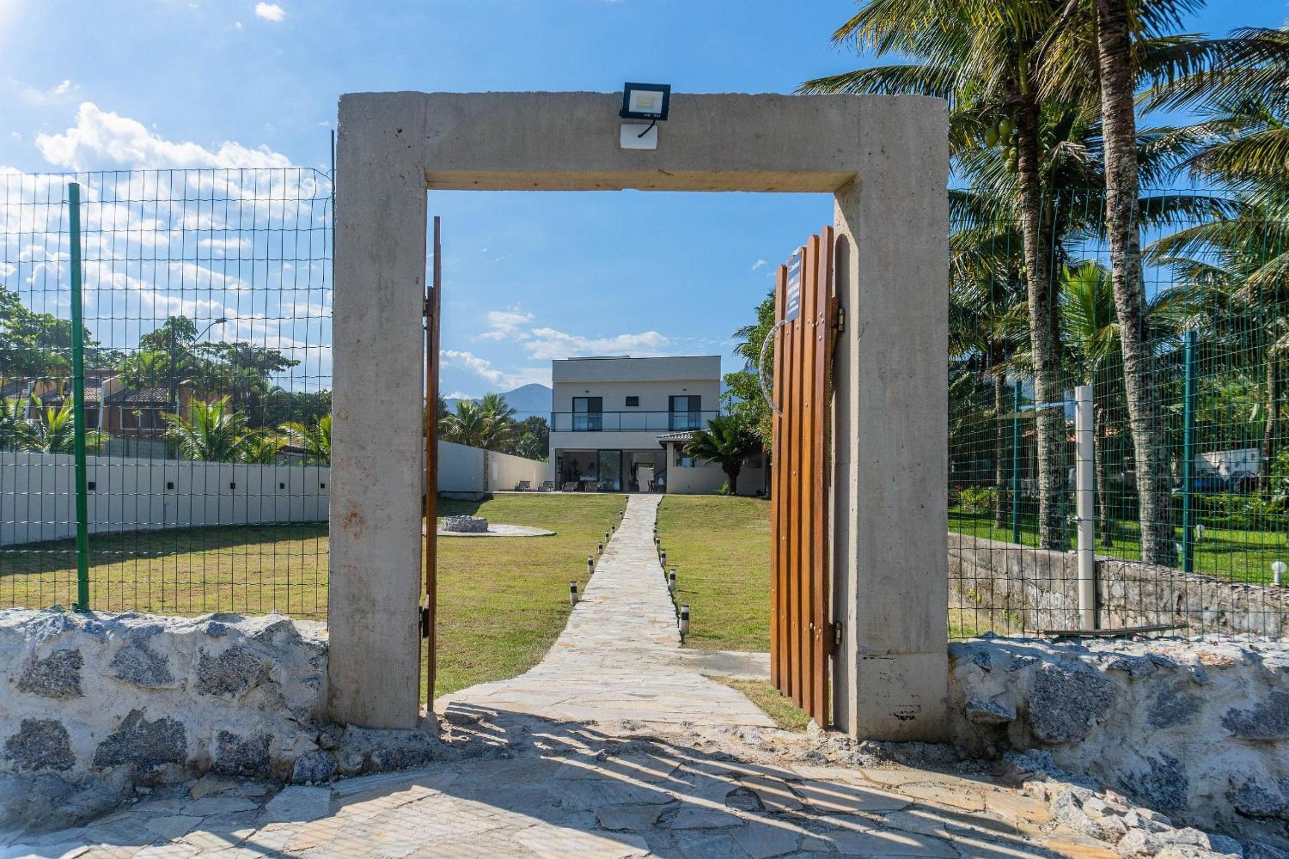 Paraíso Pé na Areia em Boracéia - Desfrute da conveniência de ter a praia no seu quintal