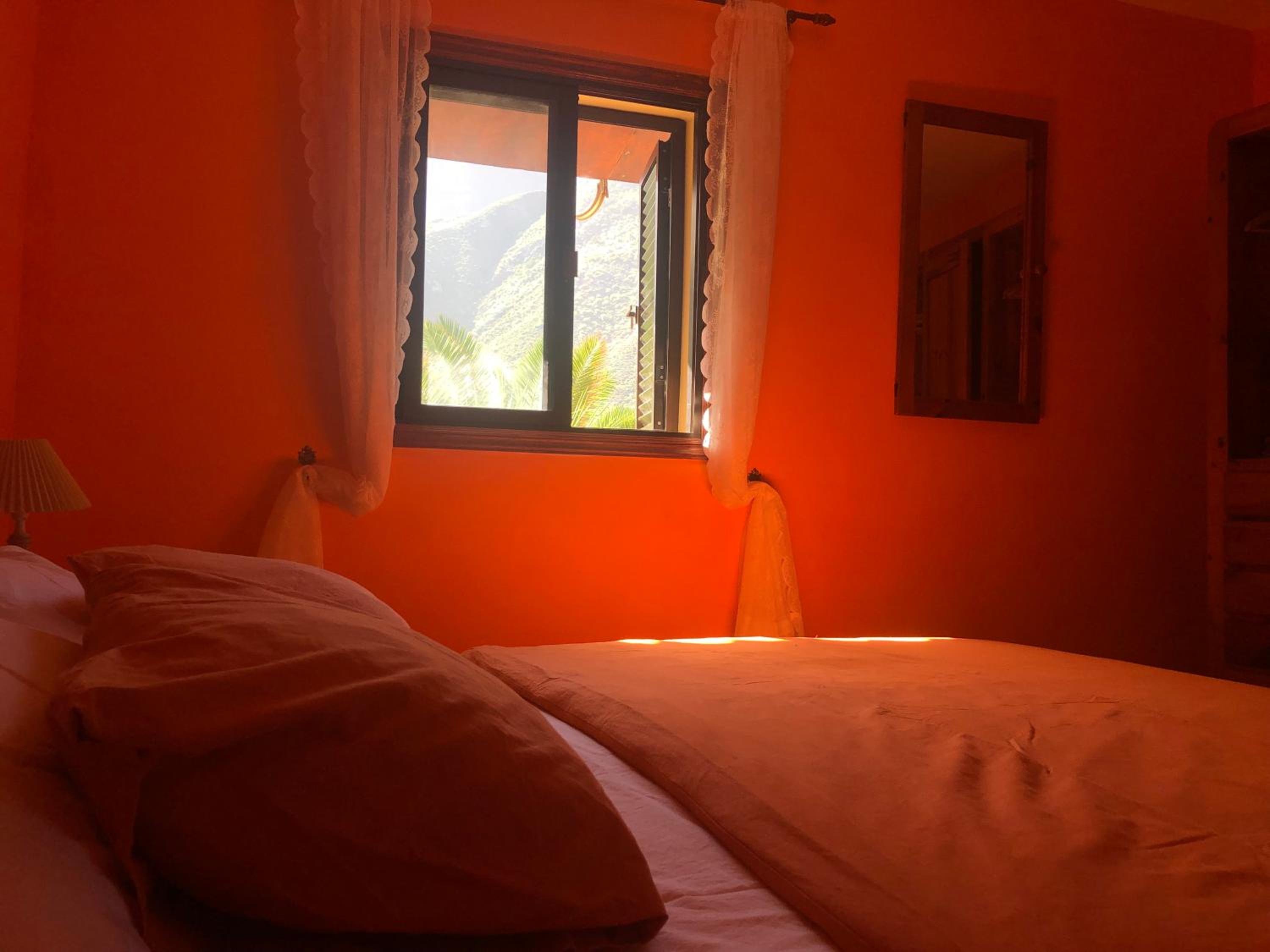 Casa Amarilla de Playa Benijo
