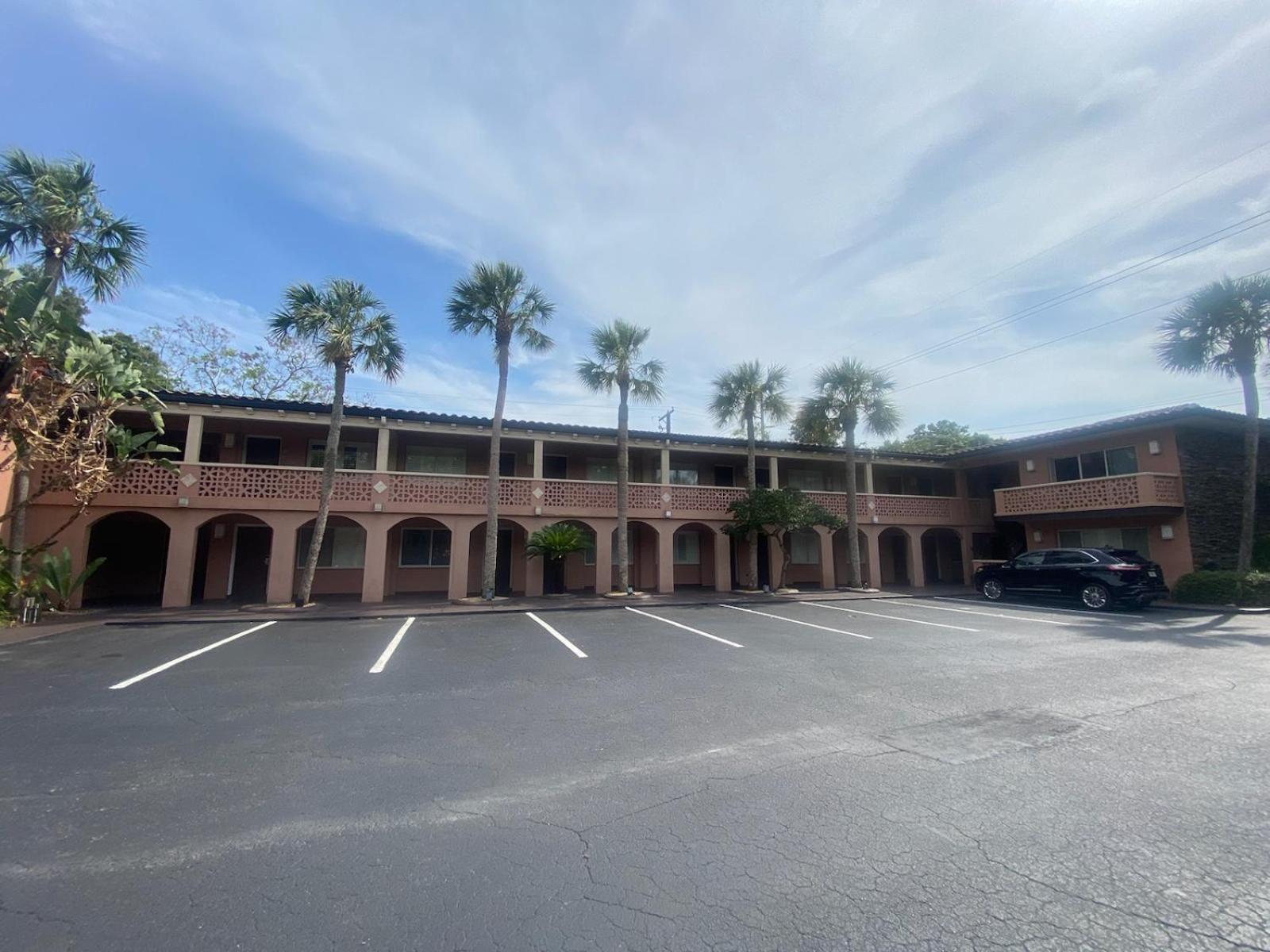 Hotel Tahitian Inn Boutique Hotel Tampa - Image 1