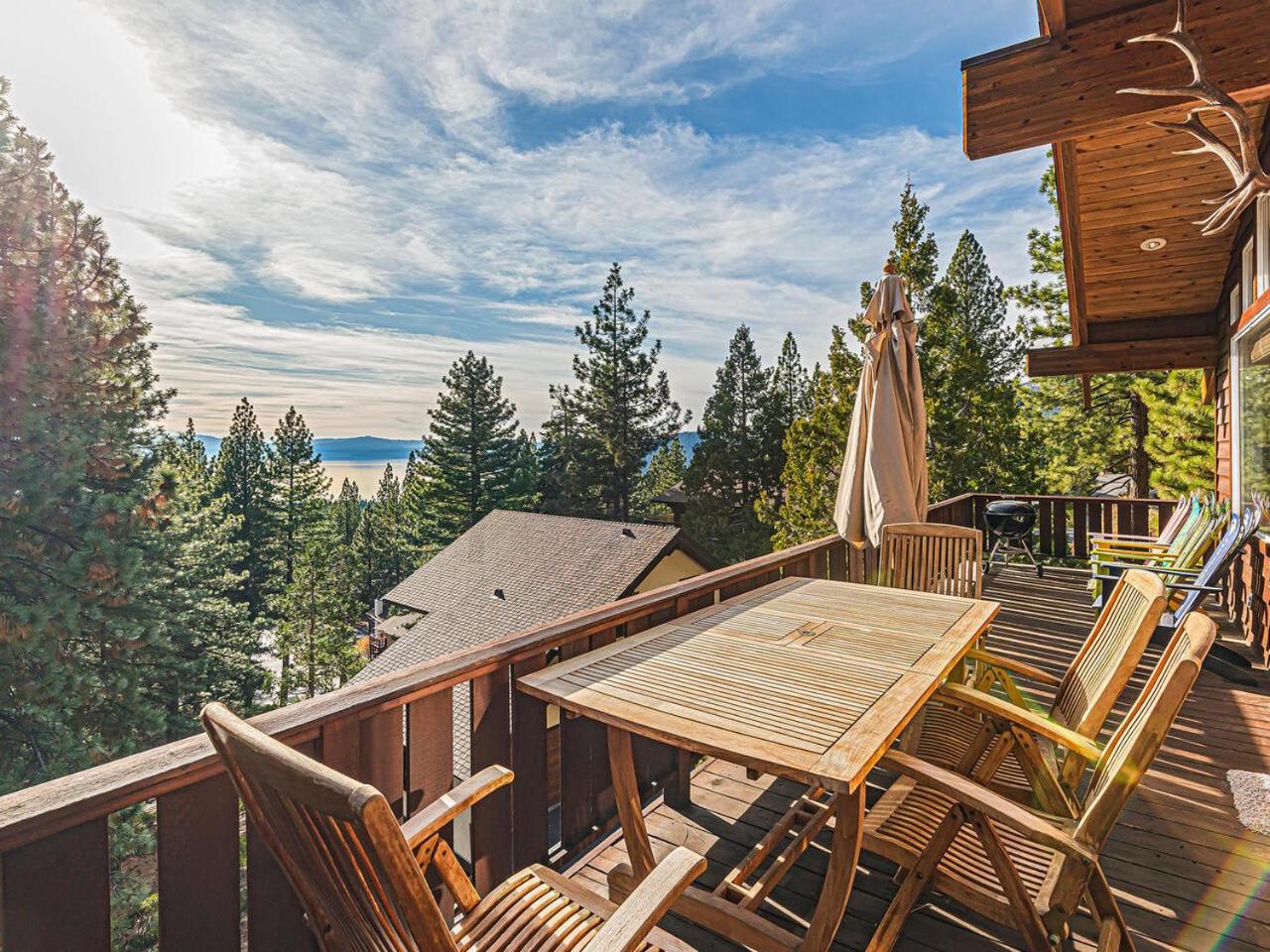 Fantastic Lakeview house with large decks! - Property Image 15