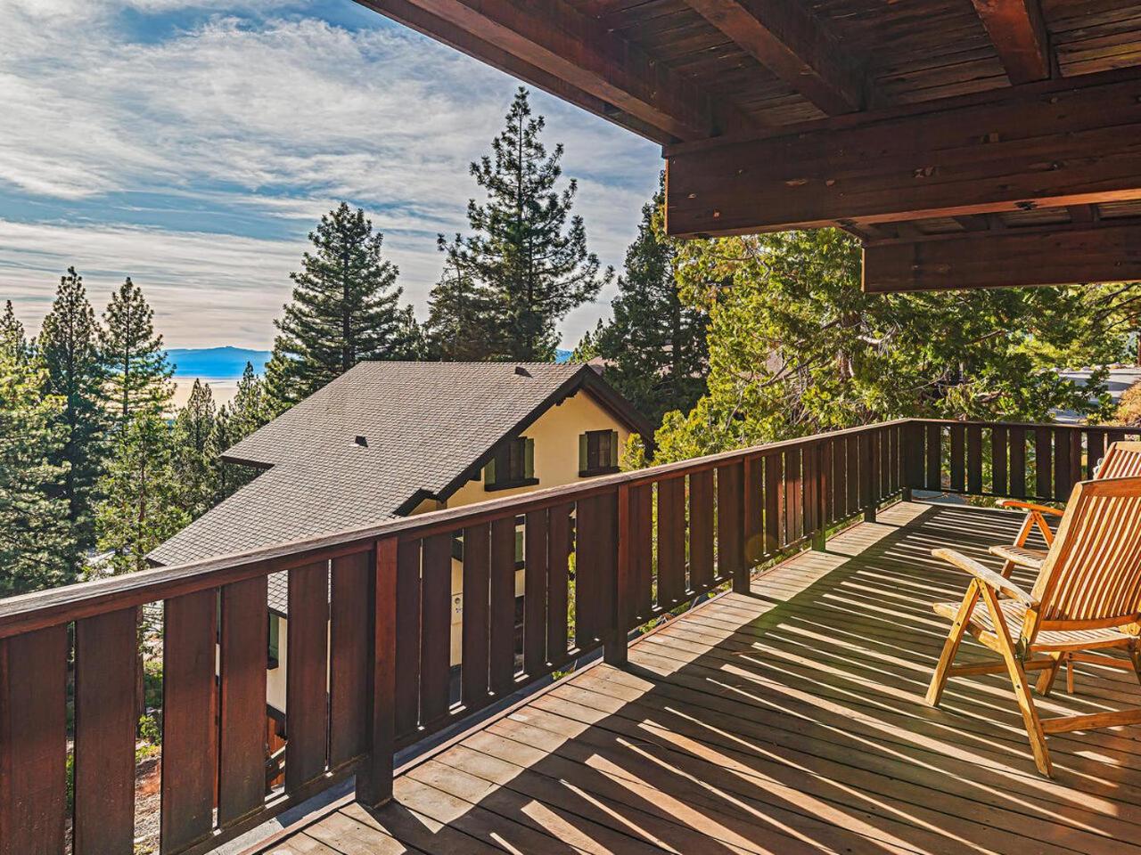 Fantastic Lakeview house with large decks! - Property Image 11