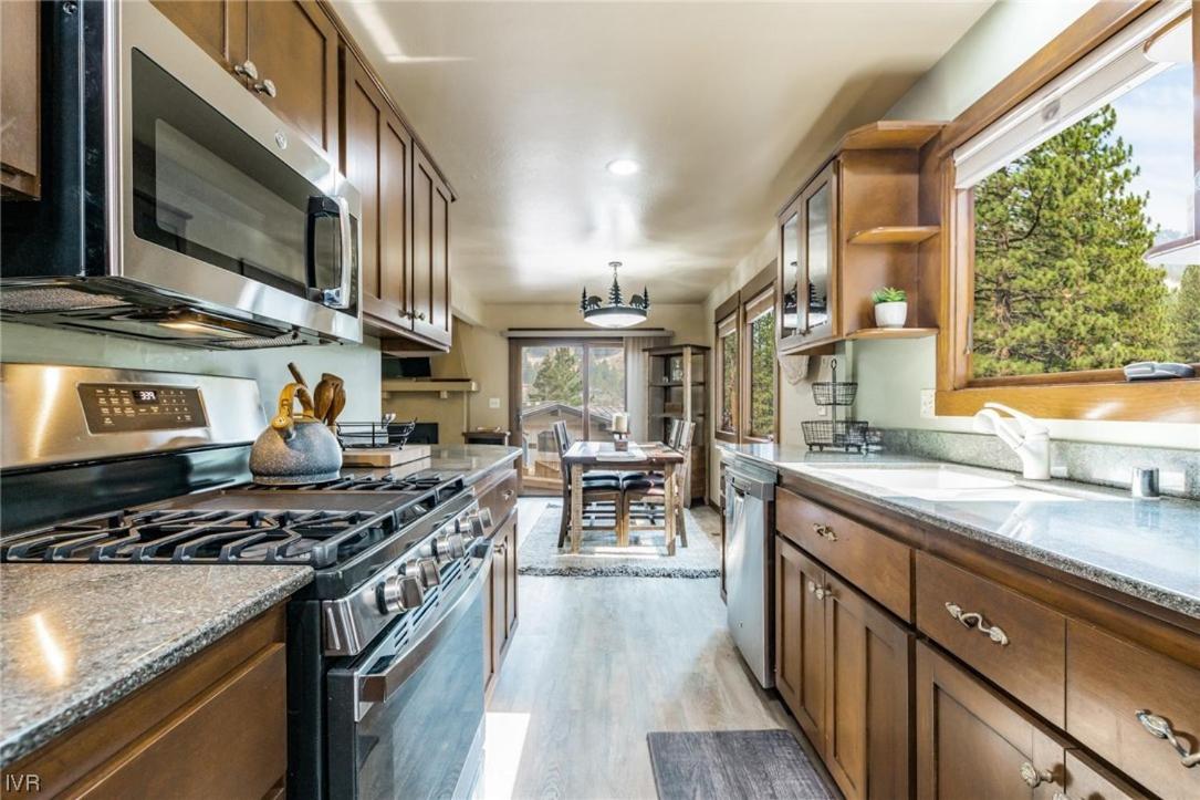 1331 Zurich Lane - Modern Mountain Chalet - Property Image 6