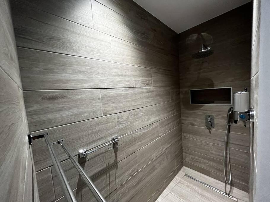 NEW Luxury & Modern FARE MAOTI view 2