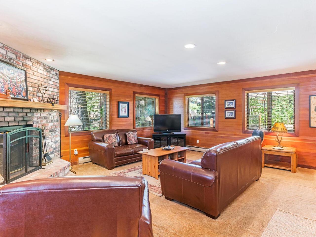 A great mountain home offering amenities that makes for a great getaway in Lake Tahoe view 2