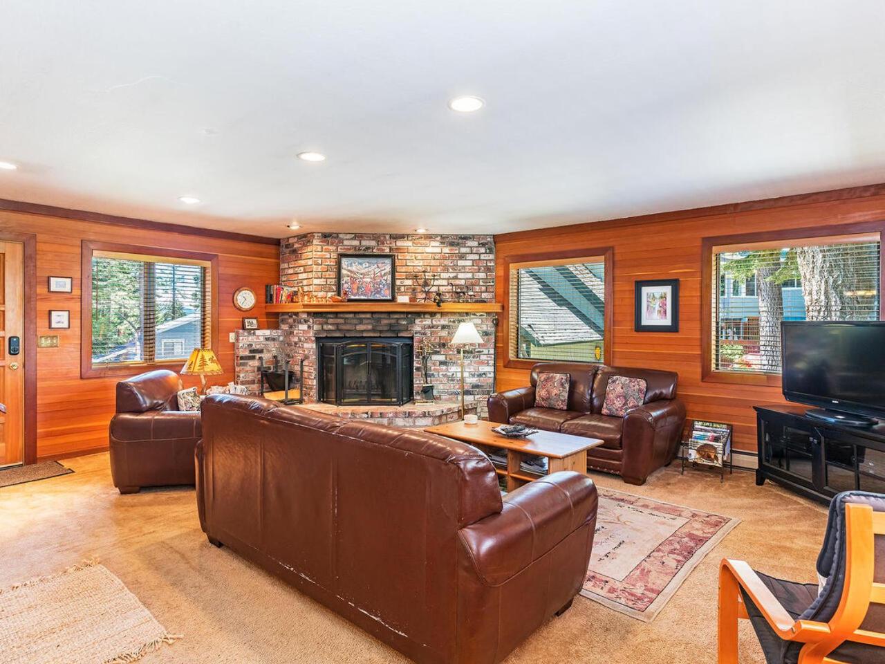 A great mountain home offering amenities that makes for a great getaway in Lake Tahoe view 3