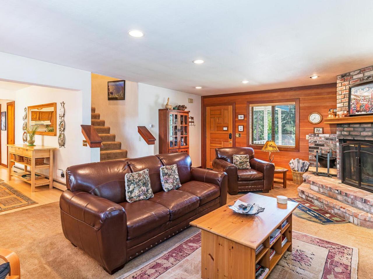 A great mountain home offering amenities that makes for a great getaway in Lake Tahoe view 5