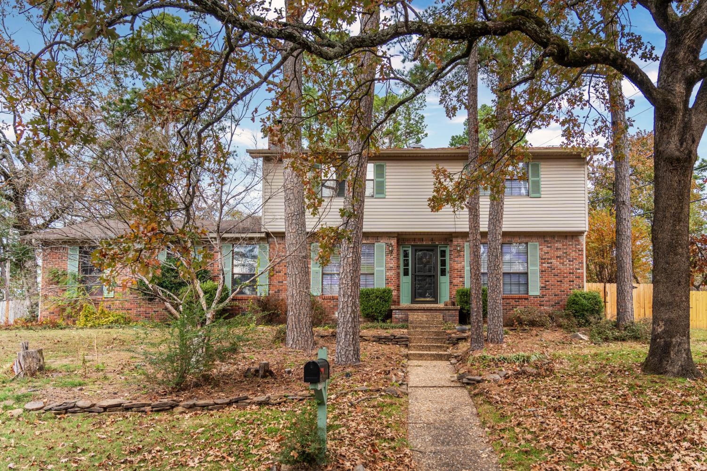 Colleens Corner Captivating 4bed 2.5 bath in Charming Neighborhood view 4