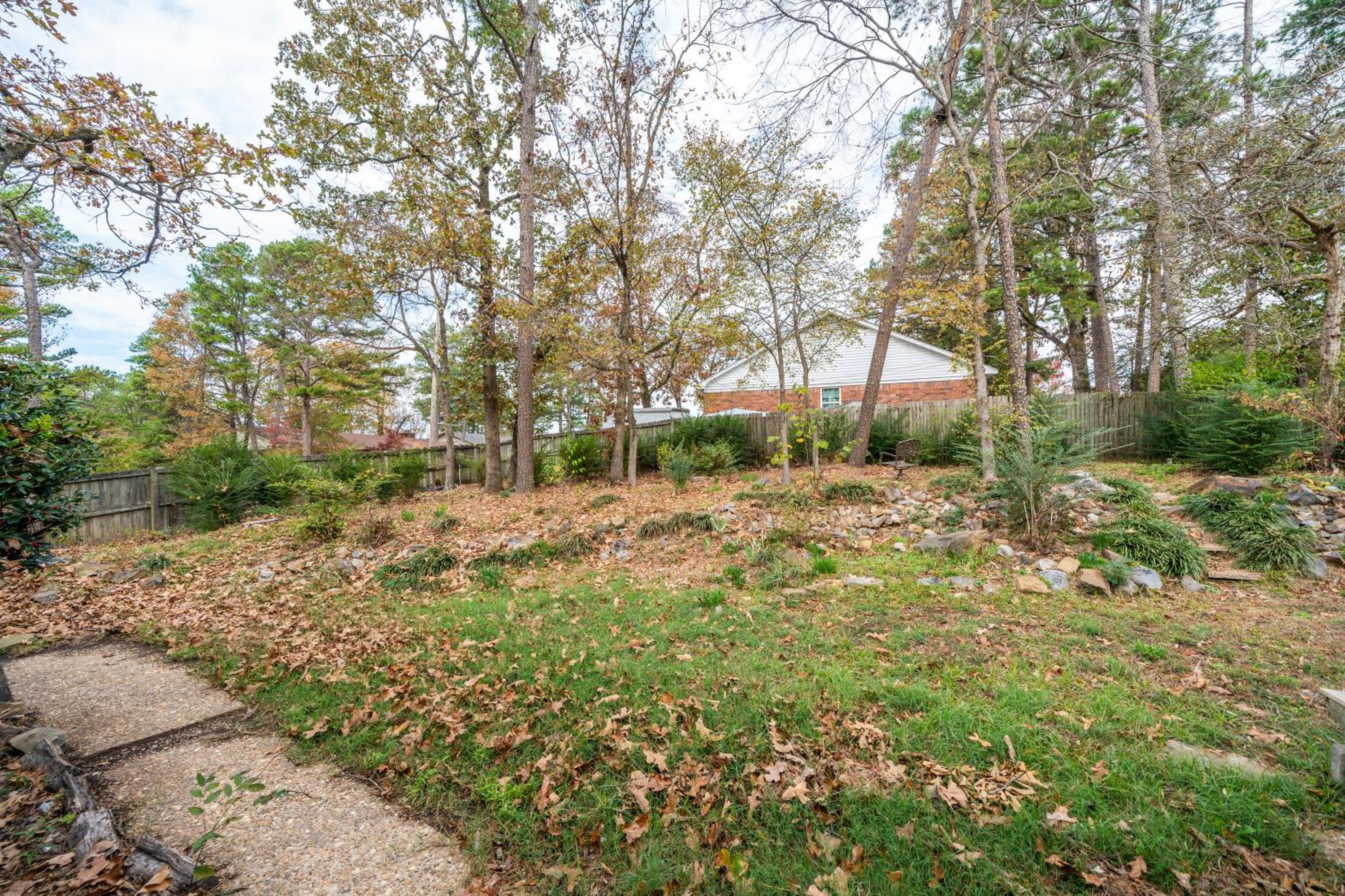Colleens Corner Captivating 4bed 2.5 bath in Charming Neighborhood view 5