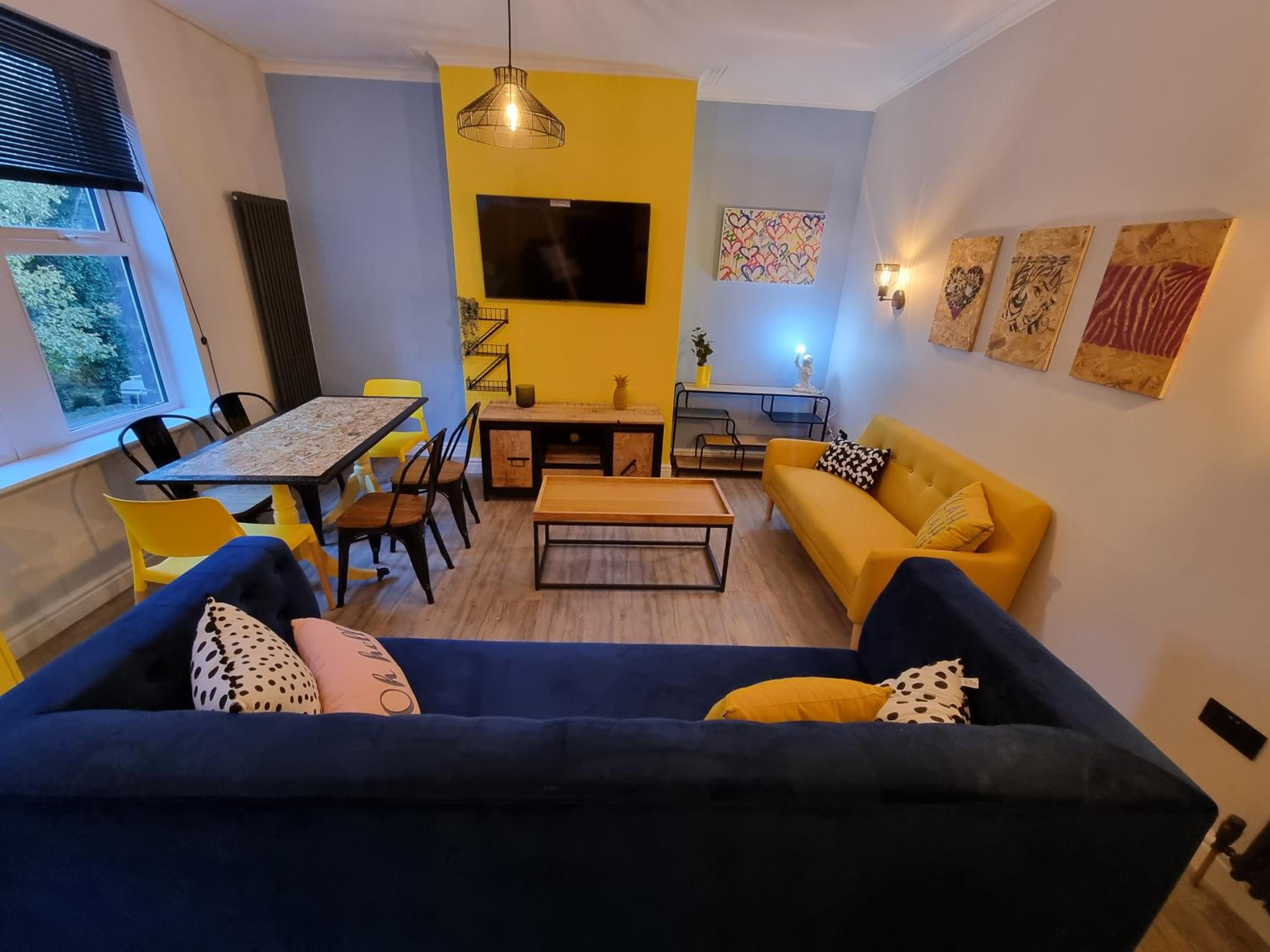 Park Mount Residences - Luxury 3 Bedroom Flat In Leeds With Free Parking view 4