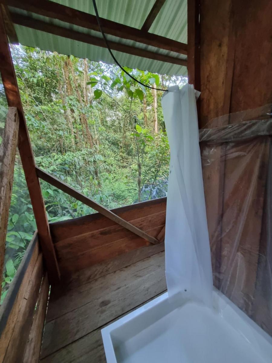 Cabaña Leucopternis - in the middle of Amazon forest