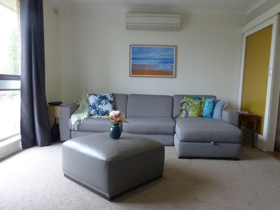 Garden Cottage, Dog Friendly. Wonthaggi.