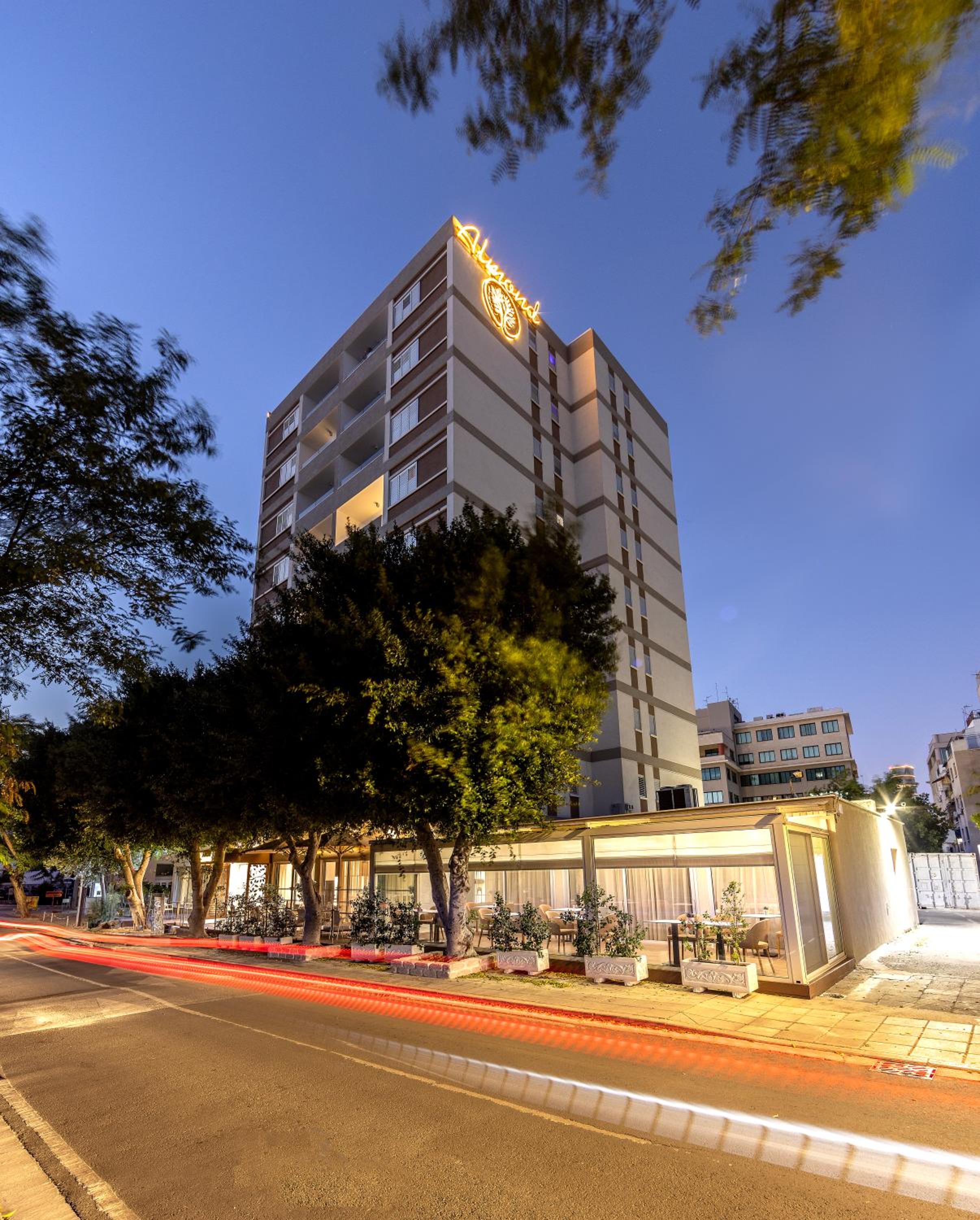 Hotel Almond Business Hotel - Image 1