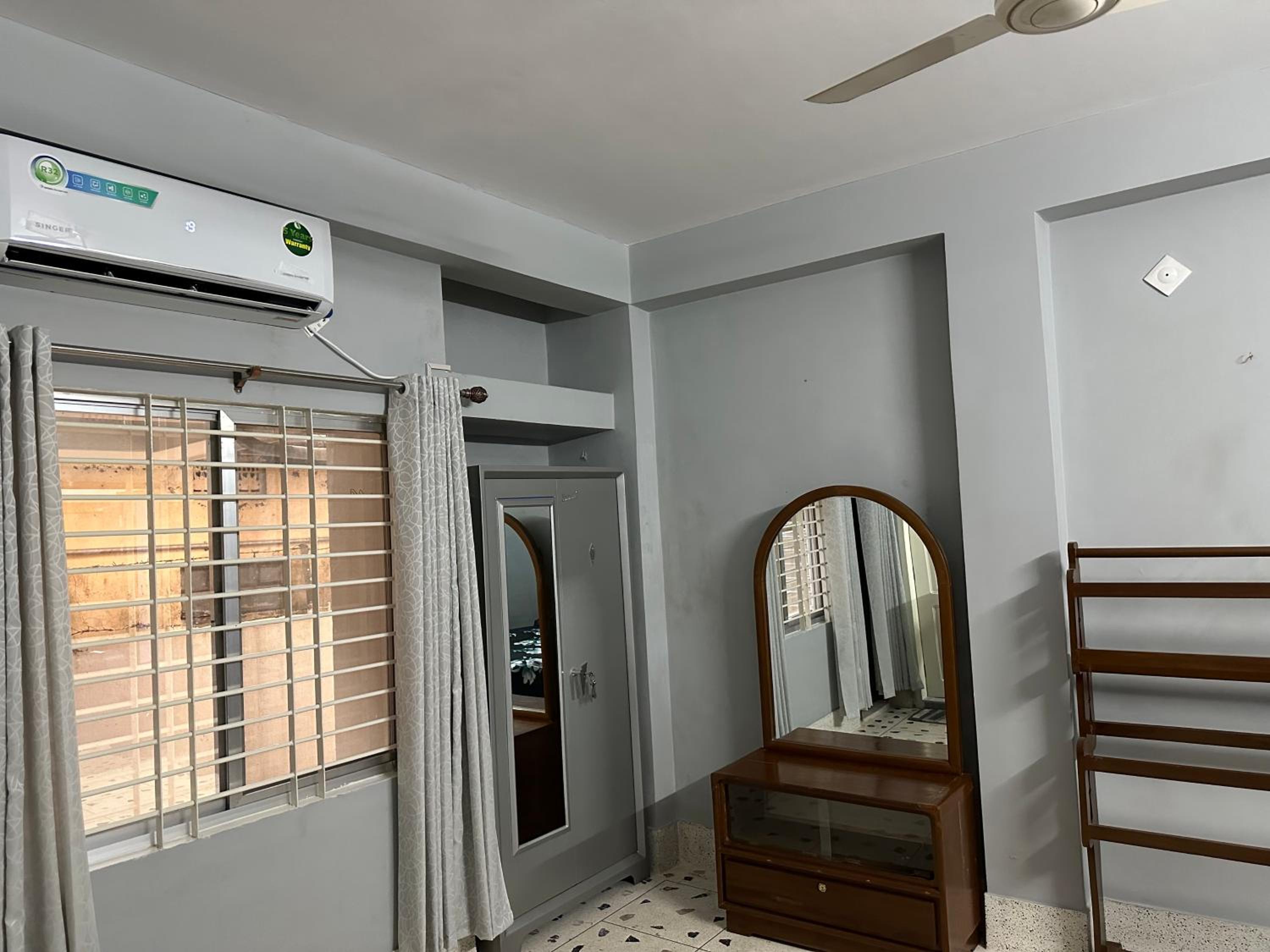 Alom Manzil - 4 Bedroom Family Home