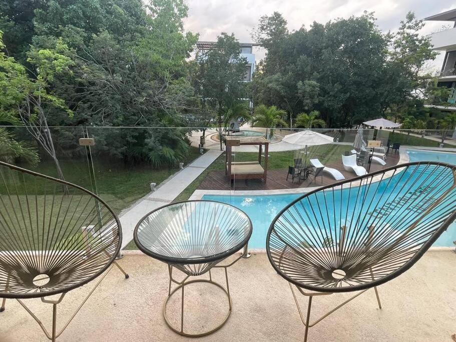 Free Shuttle to this Great Apartment and Condo! view 5