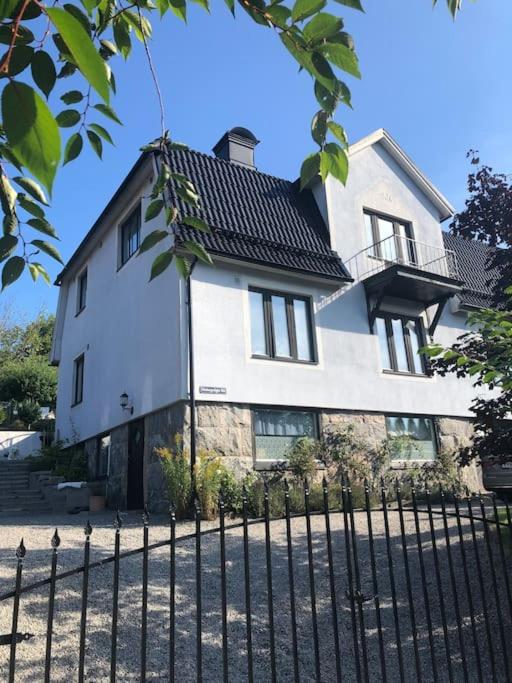 The Little Nest Borås, Cozy Apartment with Parking