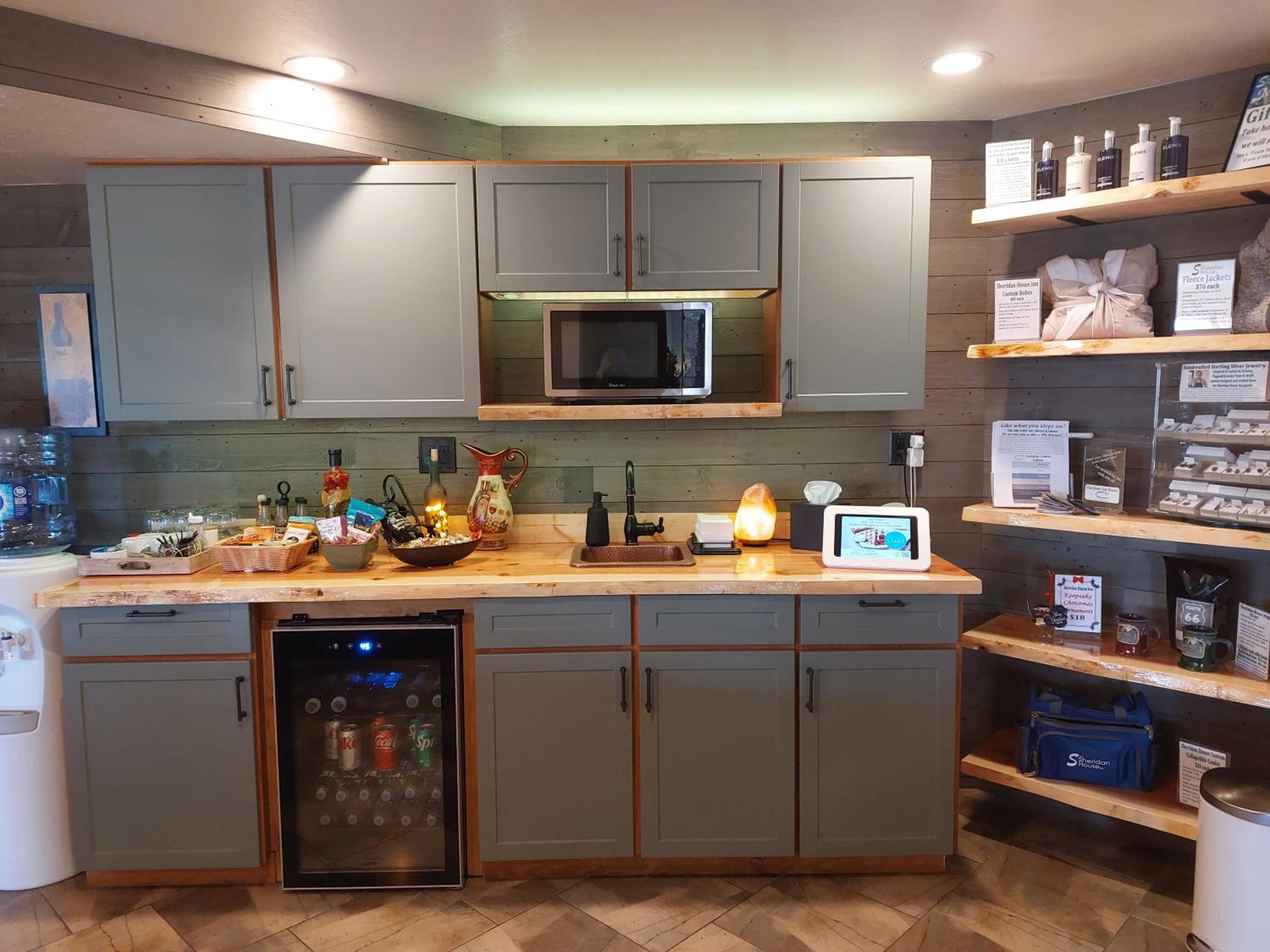 Sheridan House Inn- Adult Only Accommodation