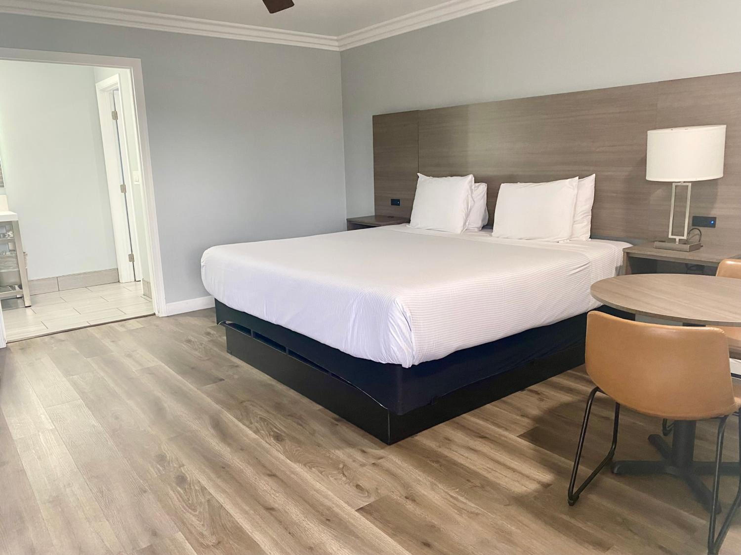 Lone Oak Lodge