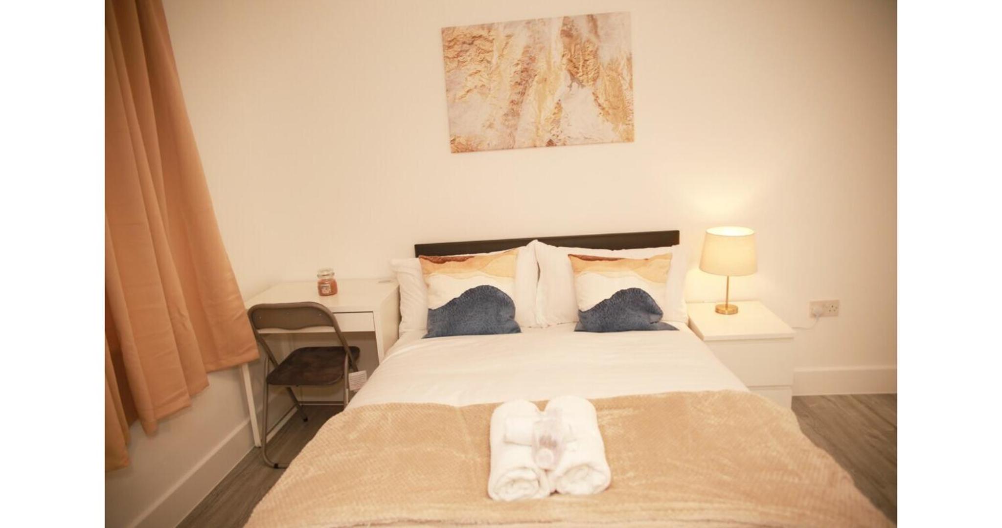Cricklewood Deluxe Ensuite Room
