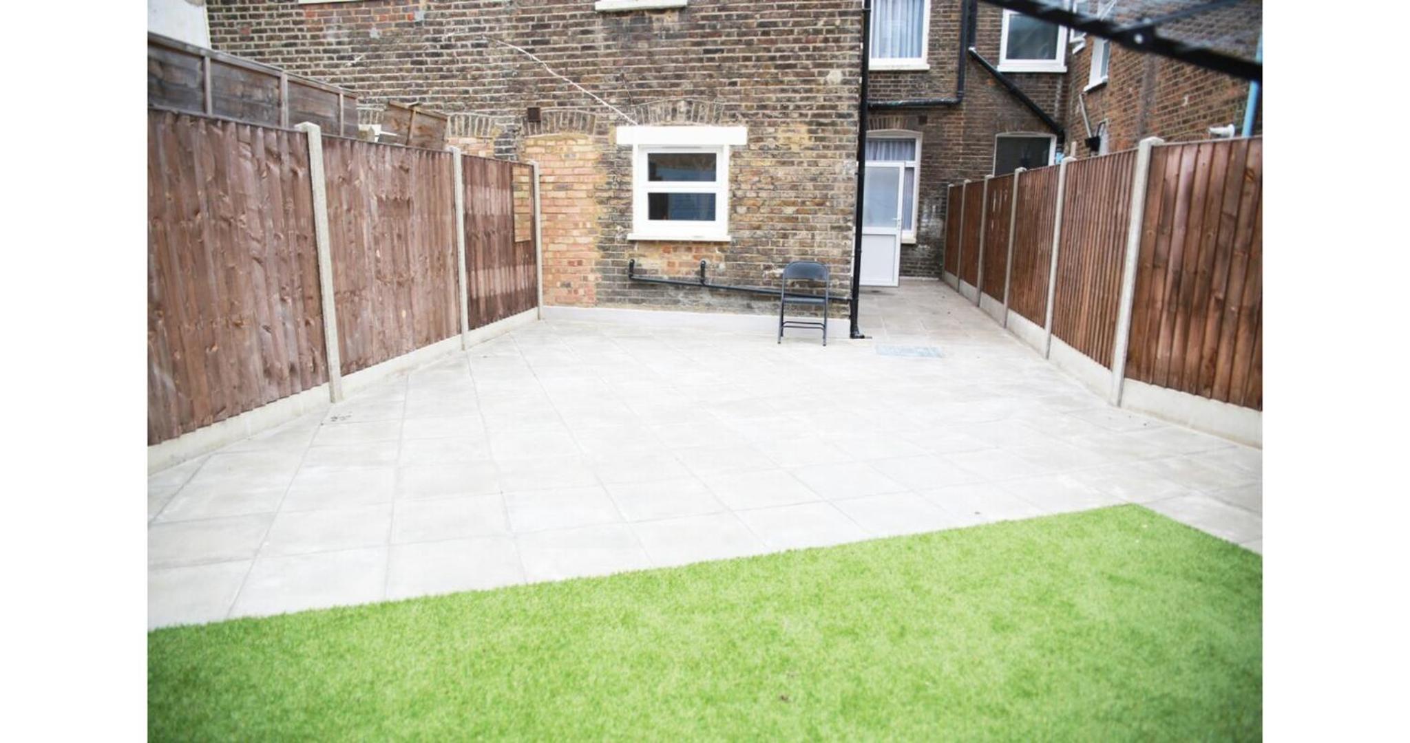 Cricklewood Deluxe Ensuite Room