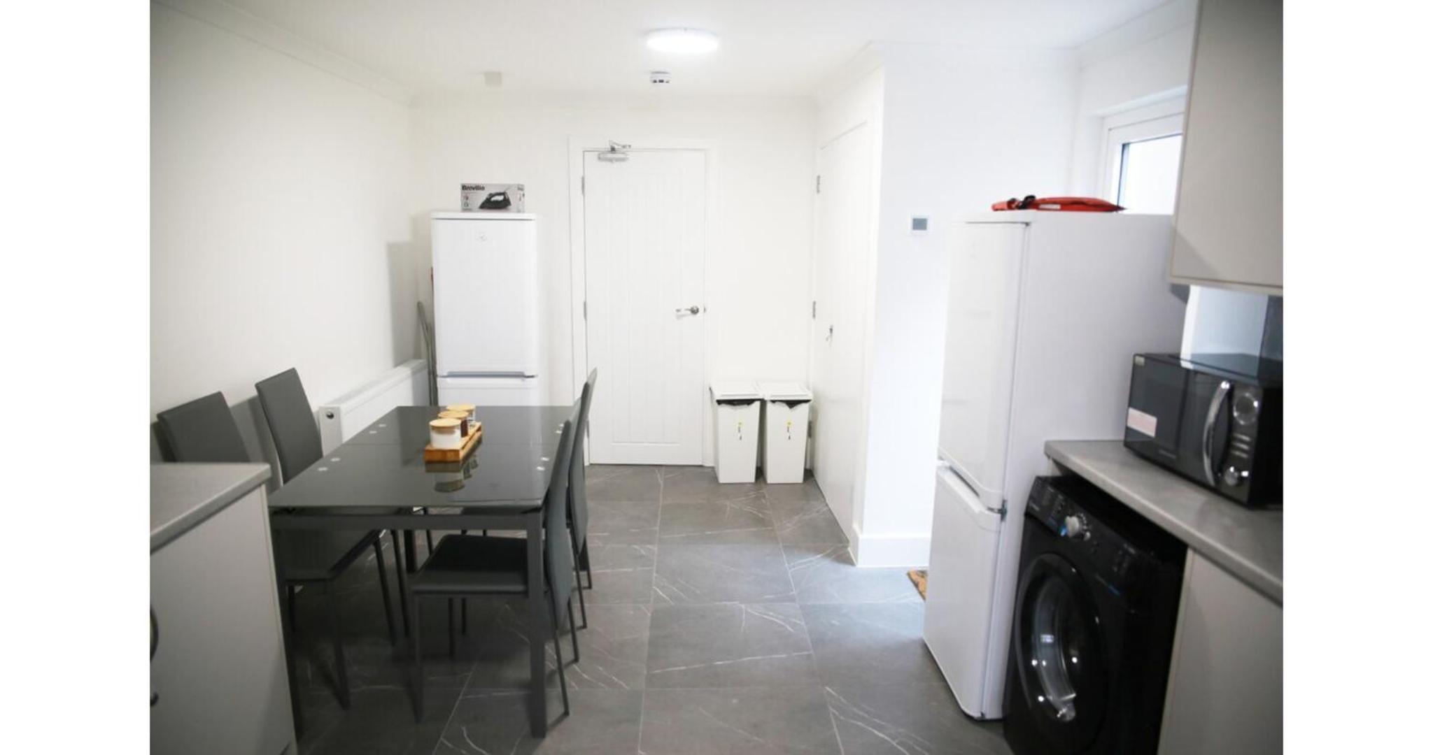 Cricklewood Deluxe Ensuite Room