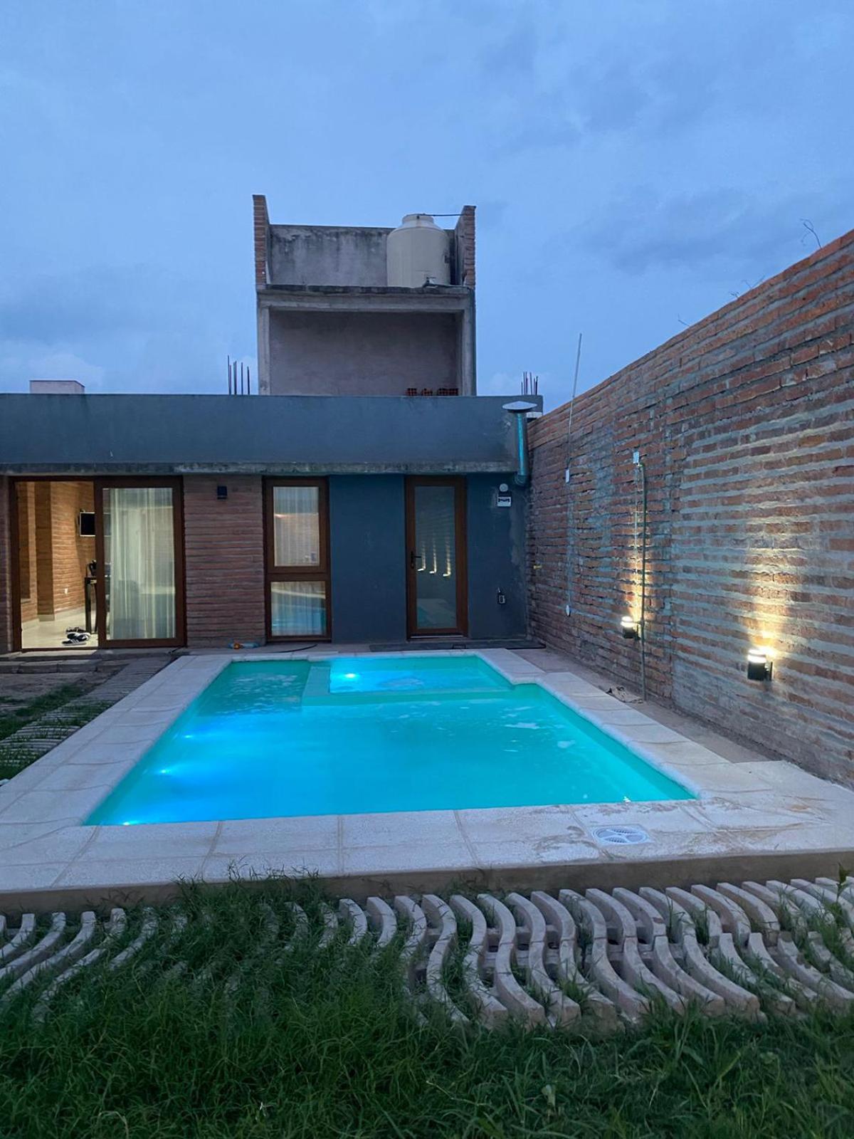 Casa amplia en ubicación tranquila de la ciudad