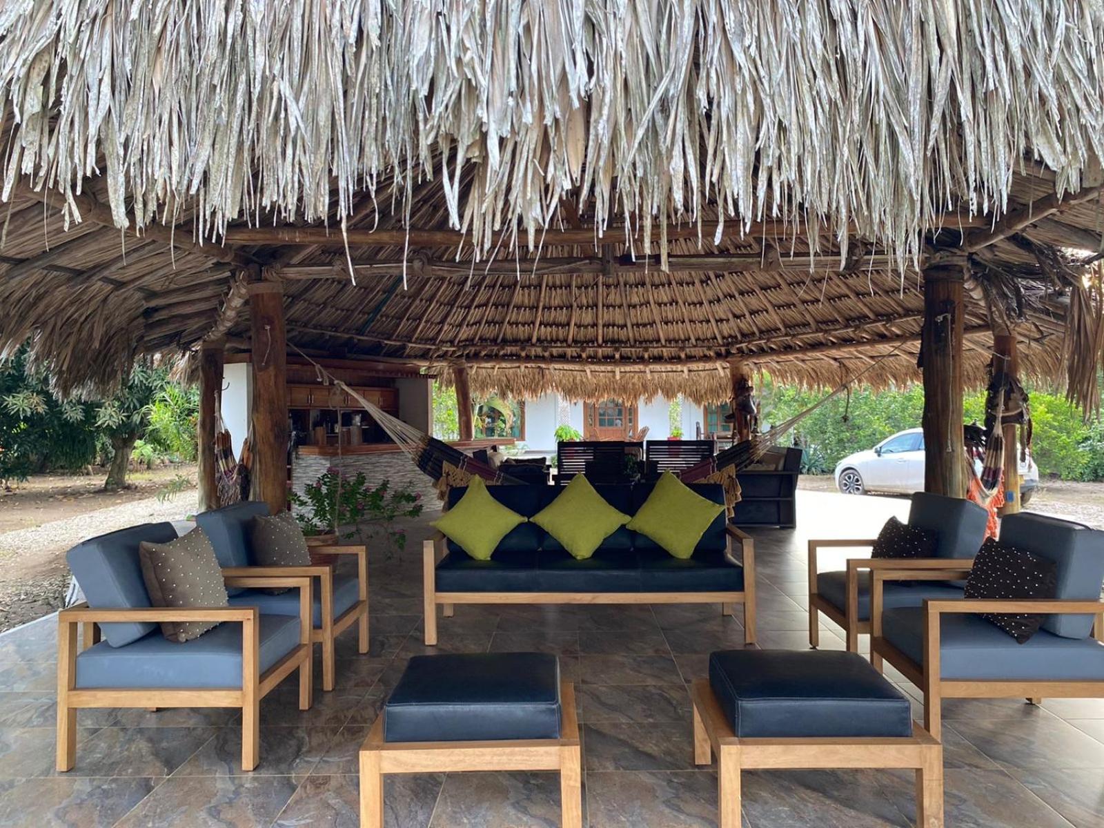 El Hotel De La Tía