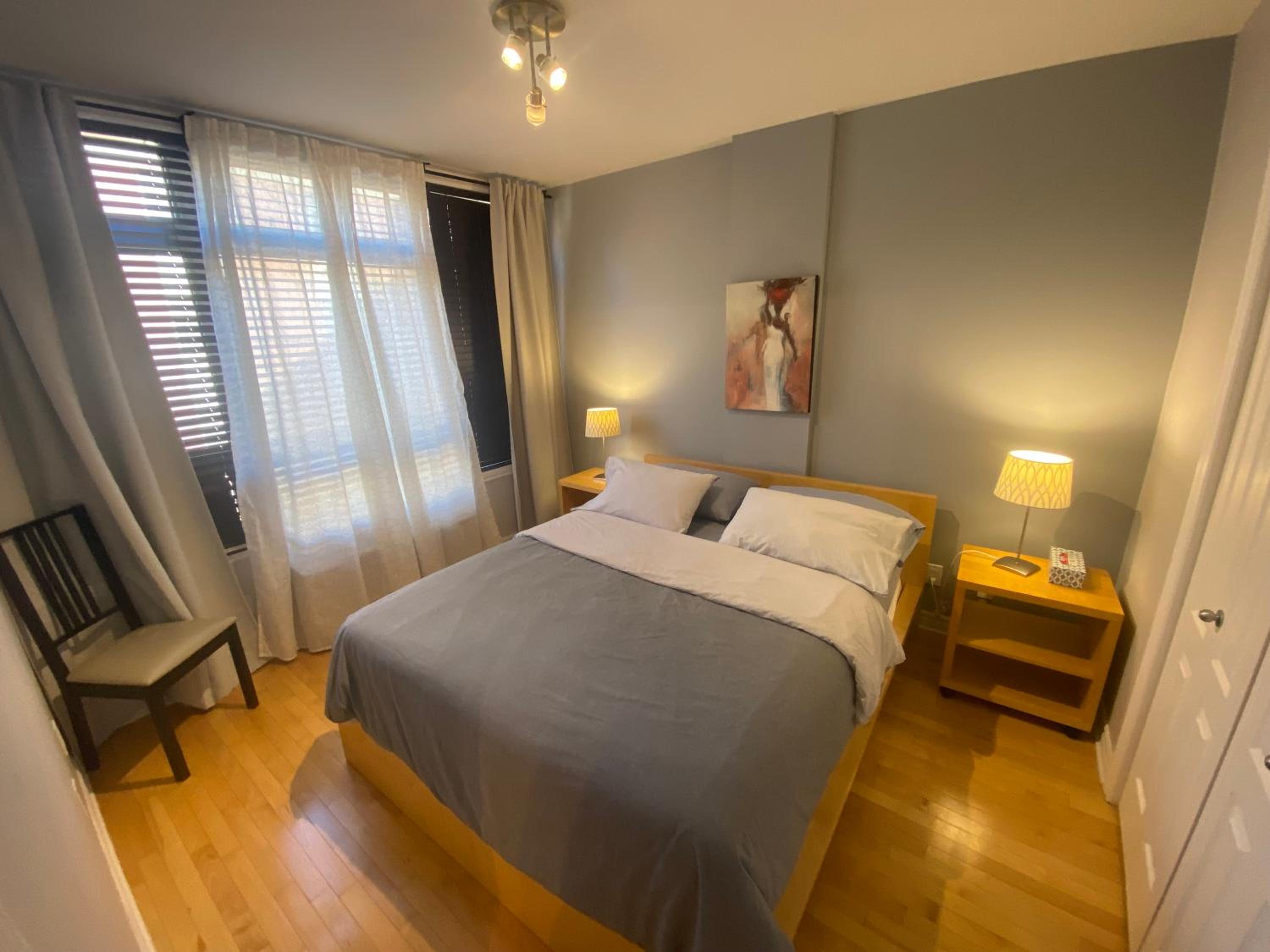 ApartHotelMontreal by Les Terrasses Saint Urbain 2225I2