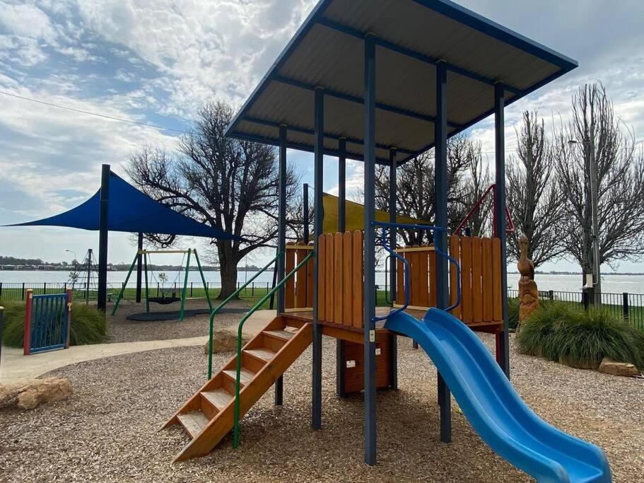 Spacious Unit in Convenient Location