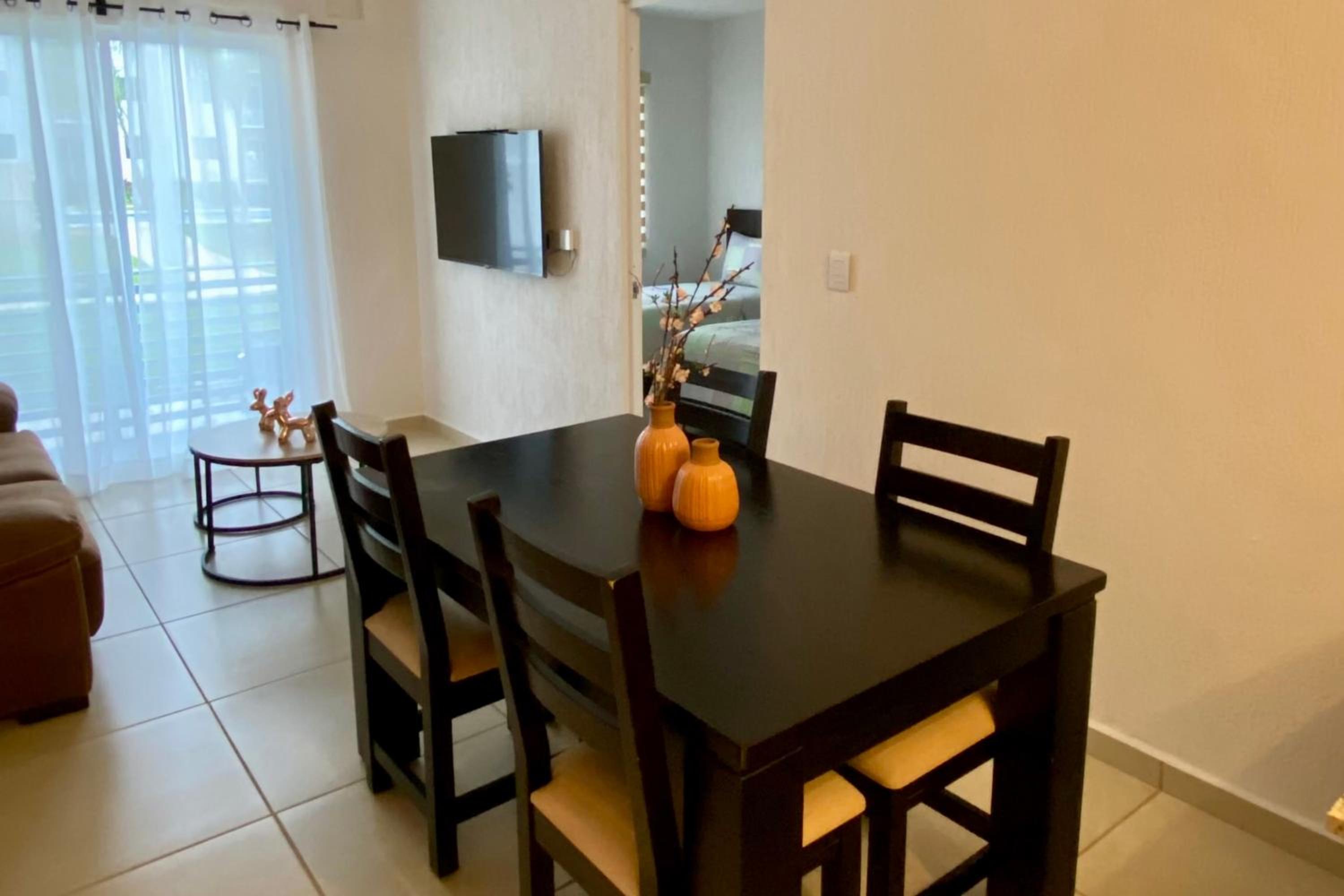 Departamento nuevo, 3 habitaciones, justo en frente de alberca