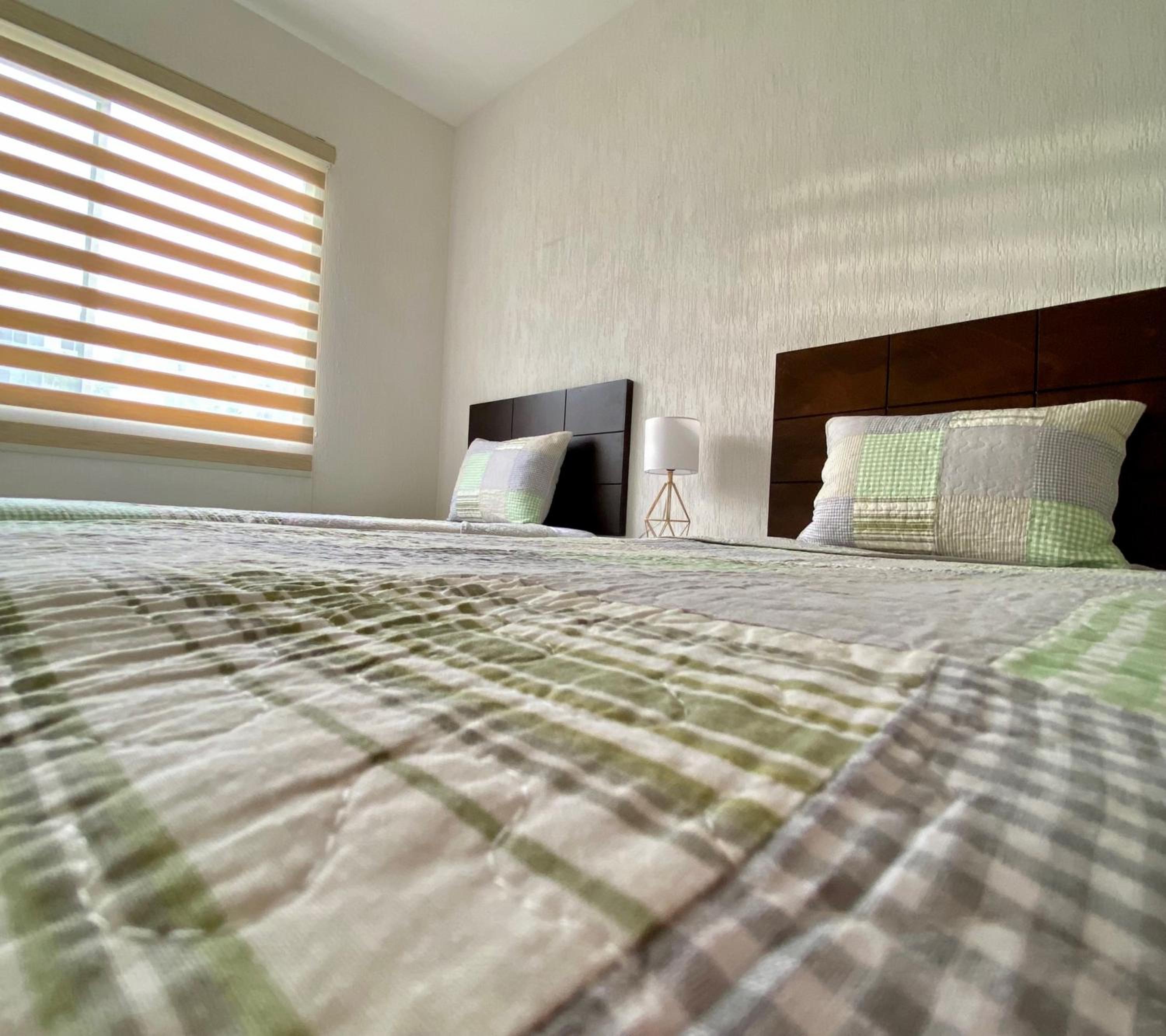Departamento nuevo, 3 habitaciones, justo en frente de alberca
