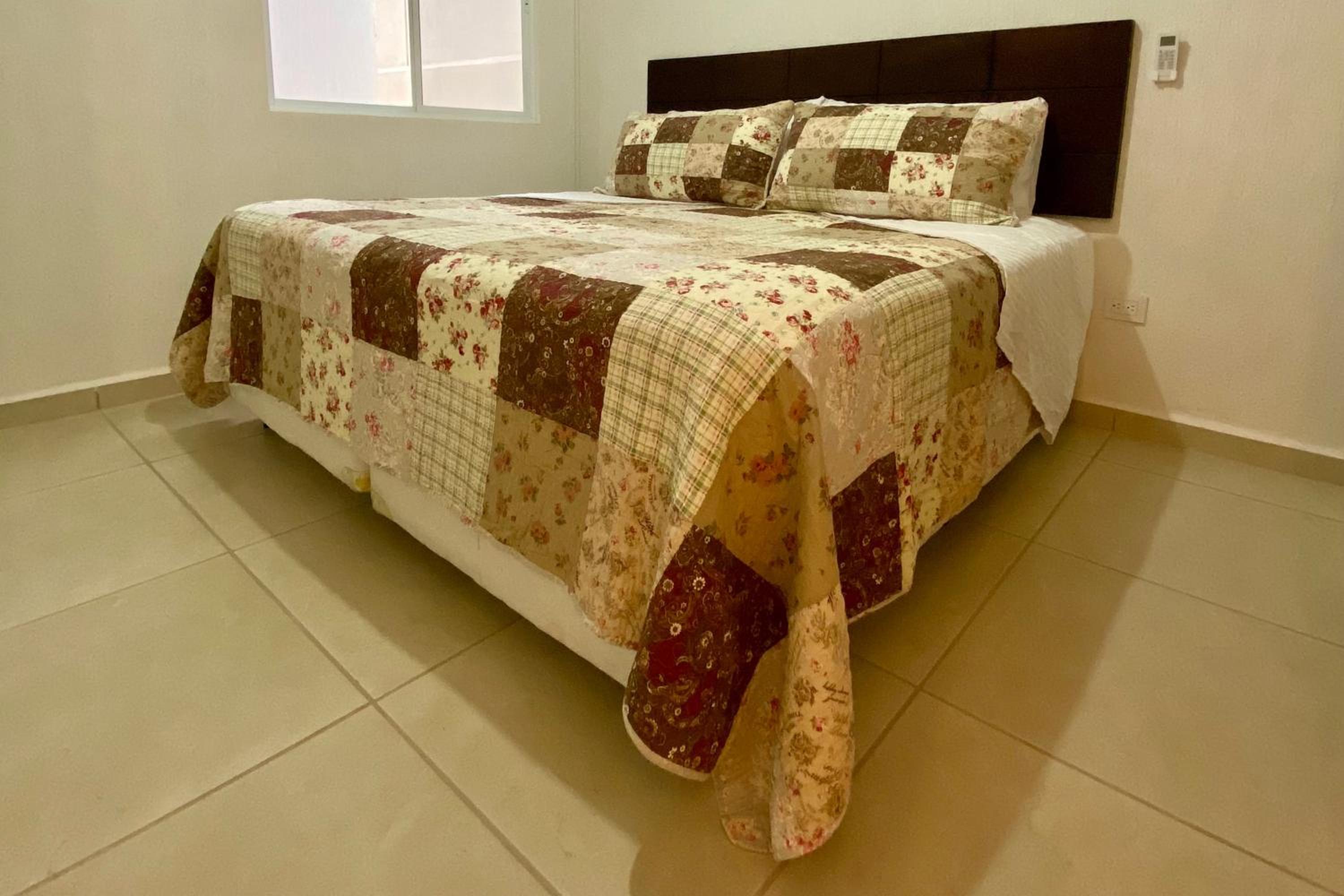 Departamento nuevo, 3 habitaciones, justo en frente de alberca