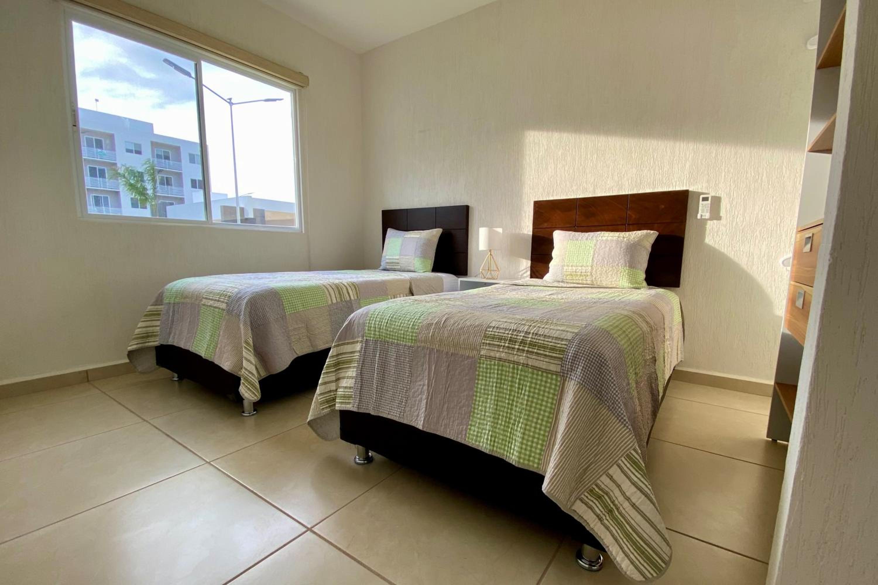 Departamento nuevo, 3 habitaciones, justo en frente de alberca