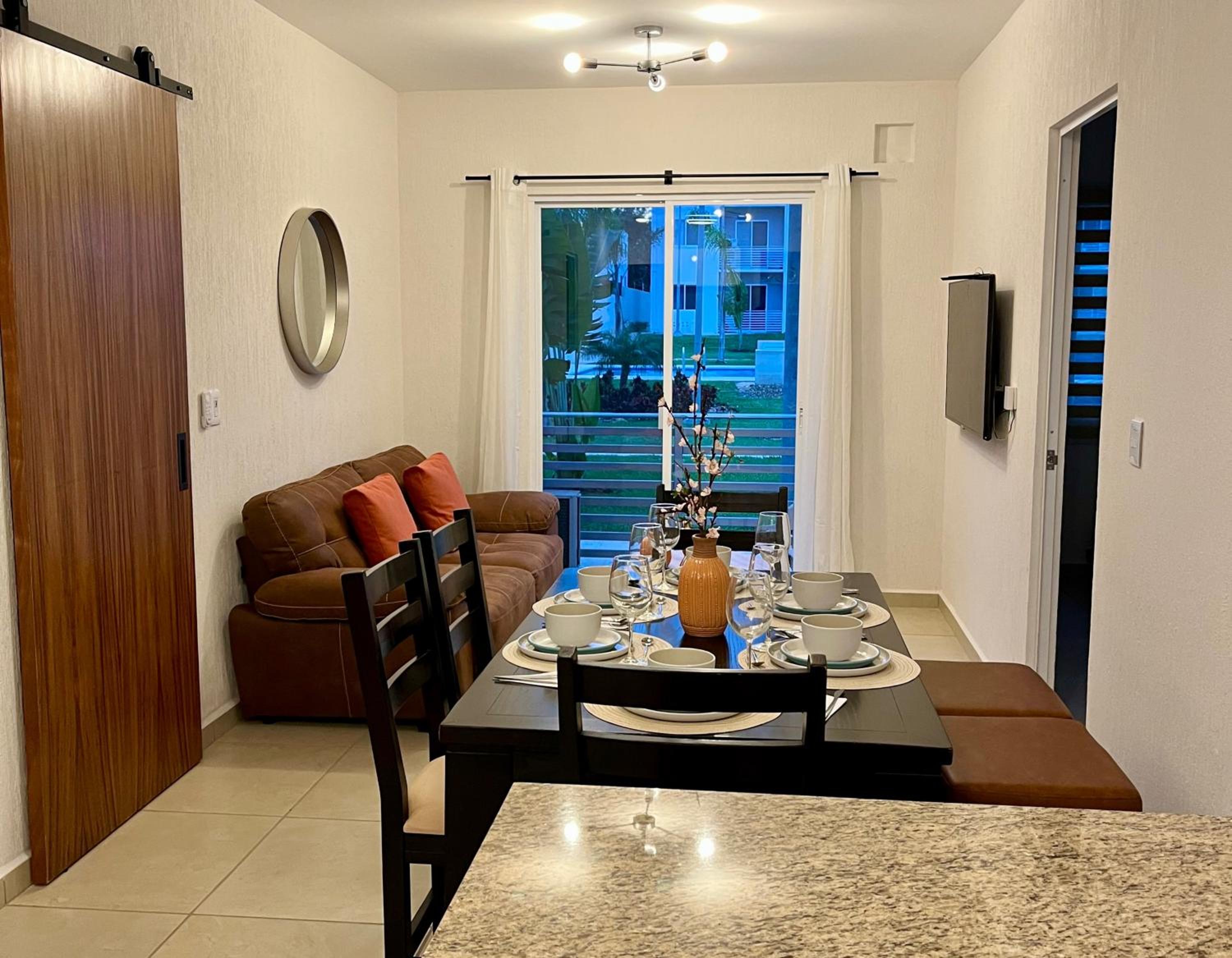 Departamento nuevo, 3 habitaciones, justo en frente de alberca