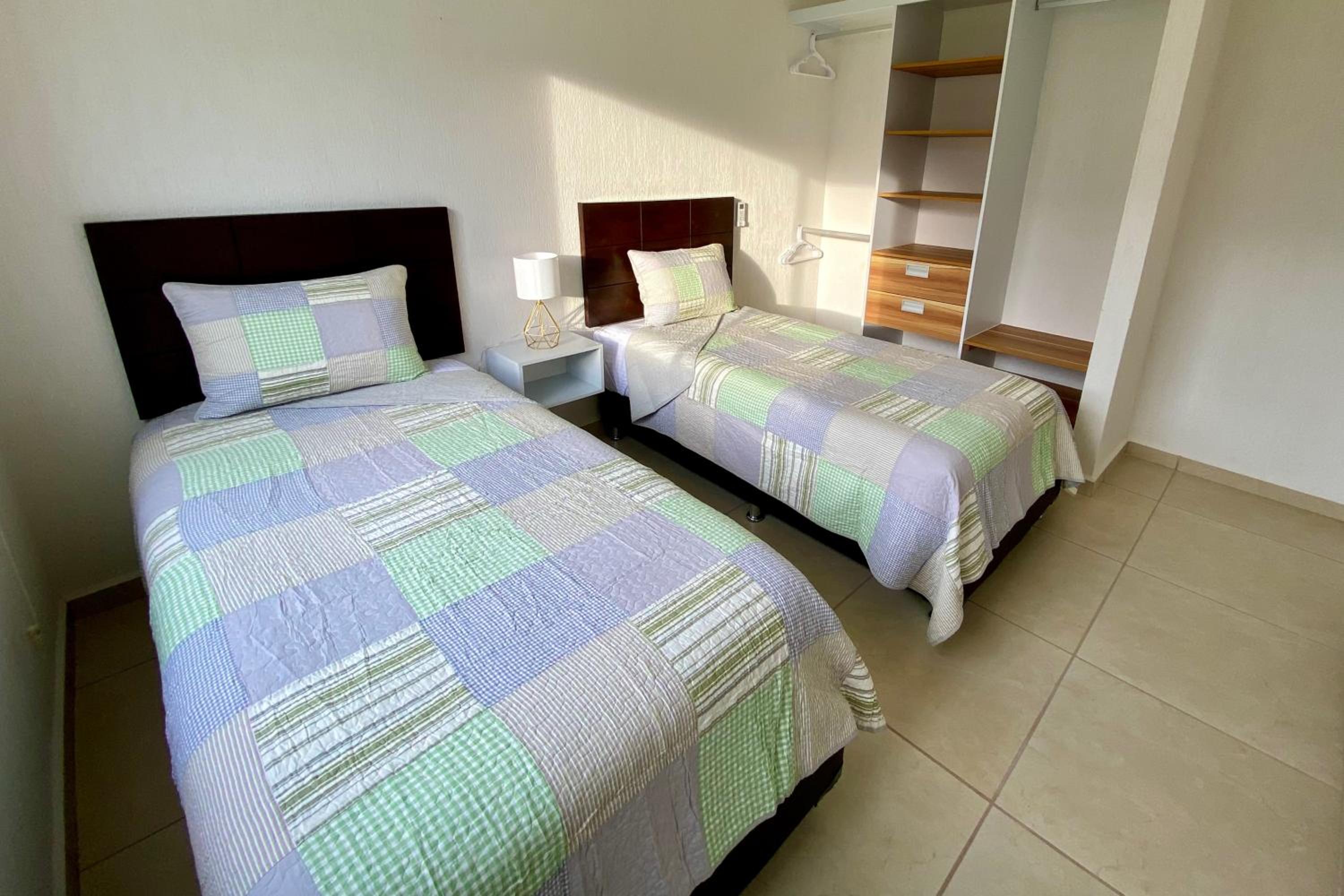 Departamento nuevo, 3 habitaciones, justo en frente de alberca