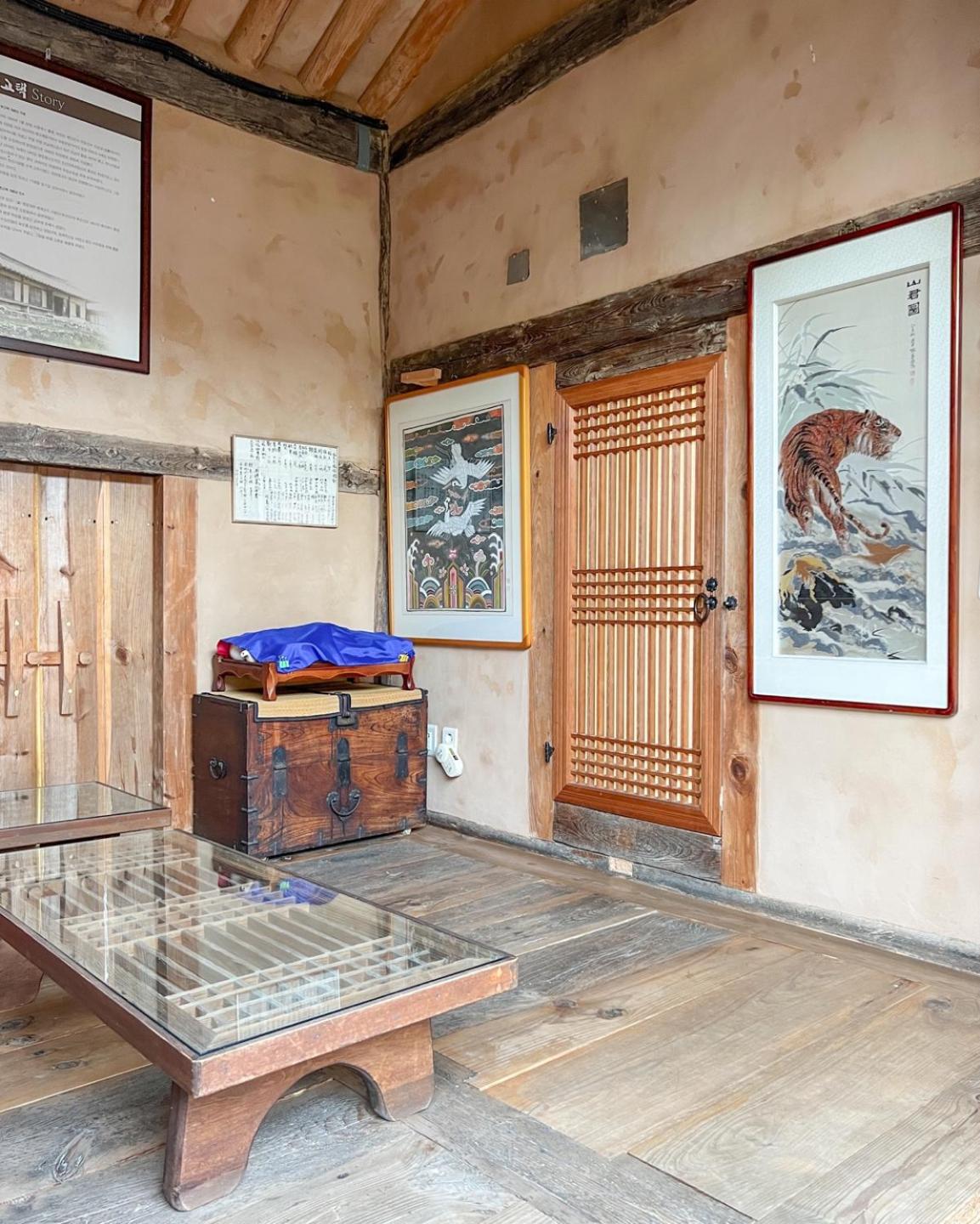 Jukheon Traditional House