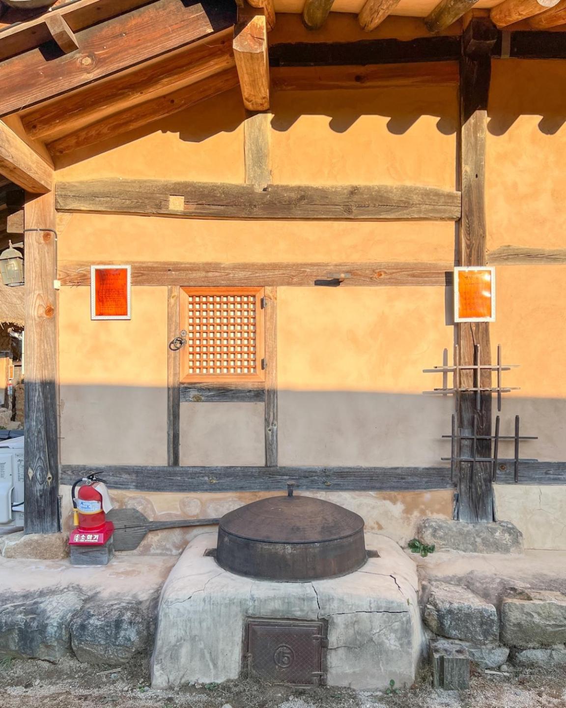 Jukheon Traditional House