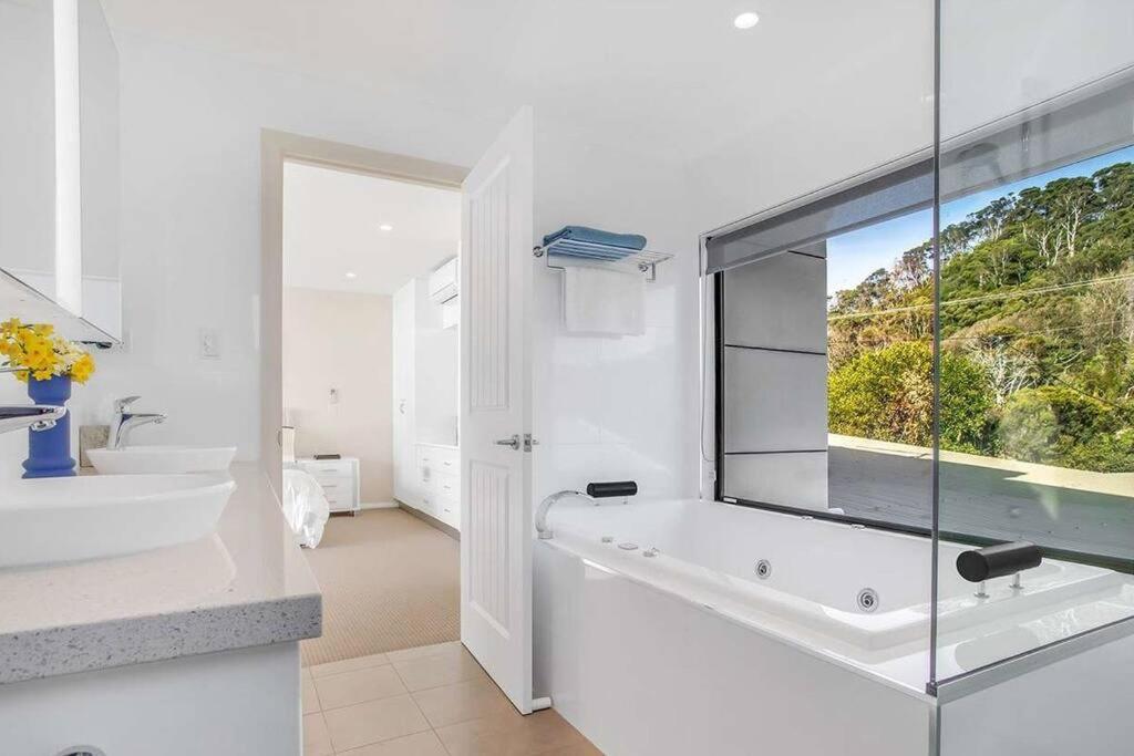 Heathcliff. Stunning ocean views!