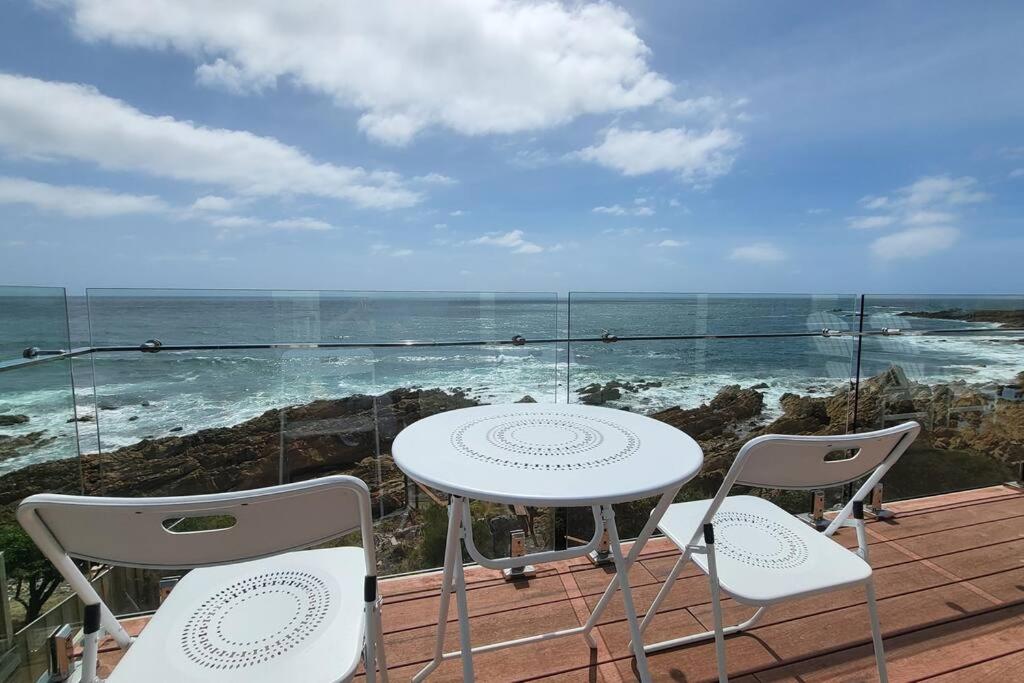 Heathcliff. Stunning ocean views!