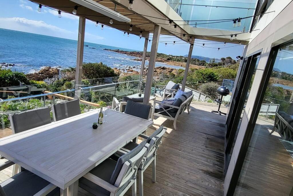 Heathcliff. Stunning ocean views!