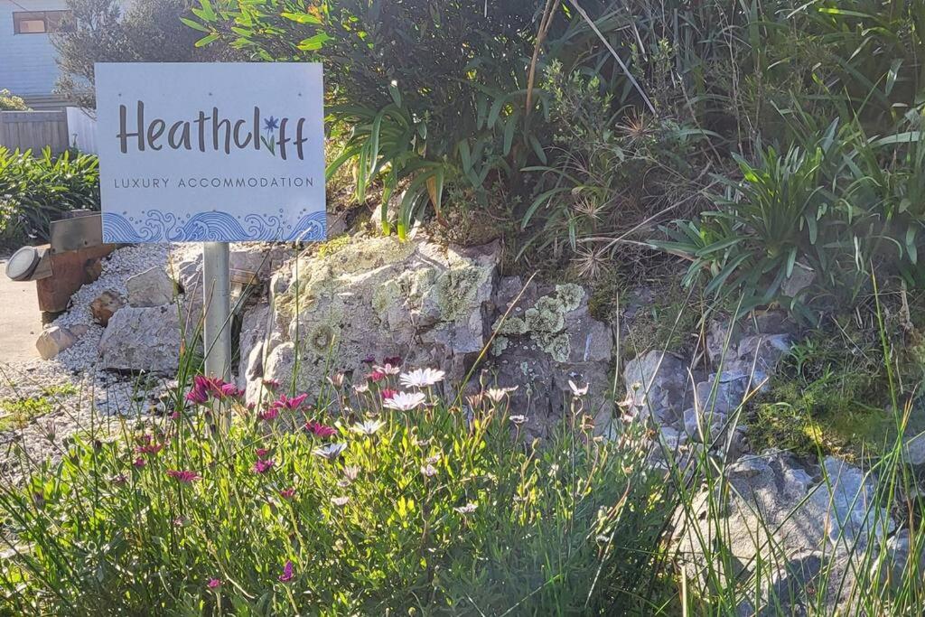 Heathcliff. Stunning ocean views!