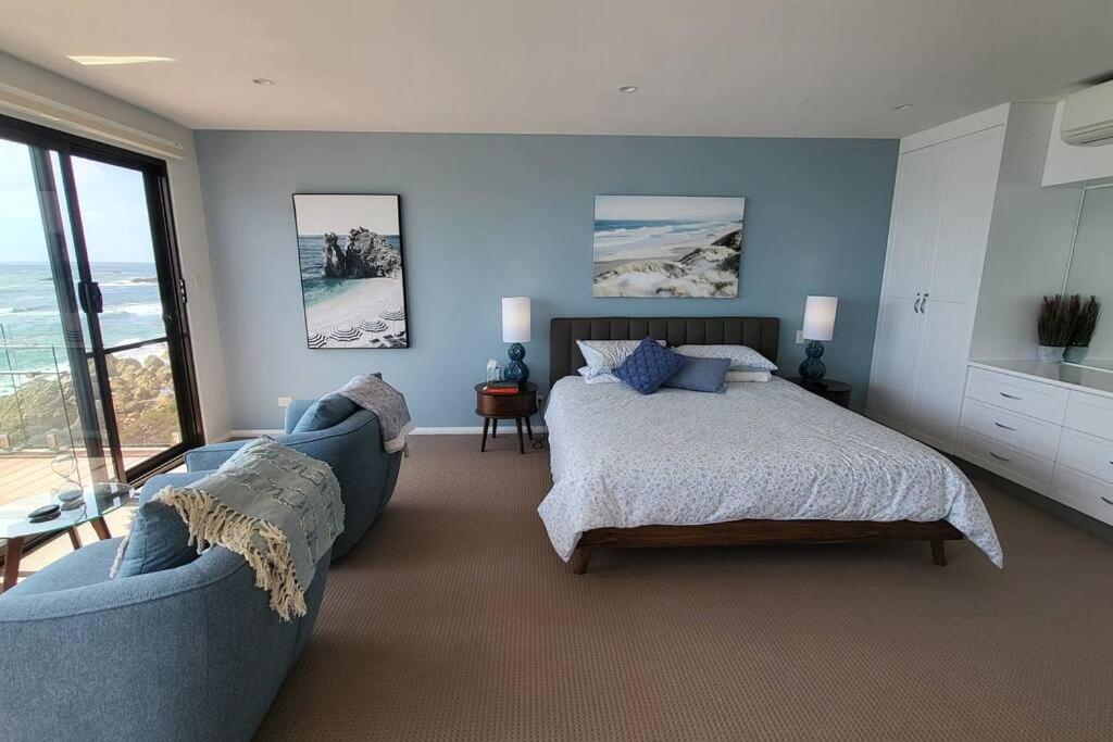 Heathcliff. Stunning ocean views!