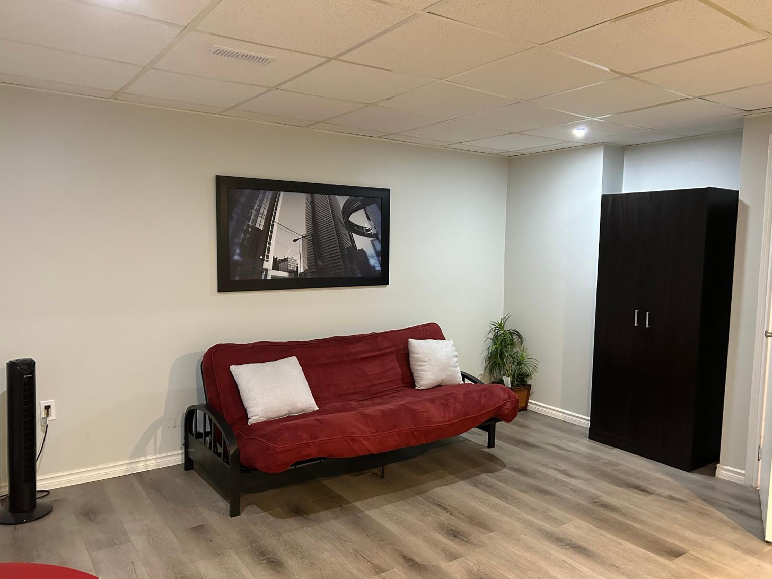 A Bright Specious 1 Bedroom Unit in the Basement